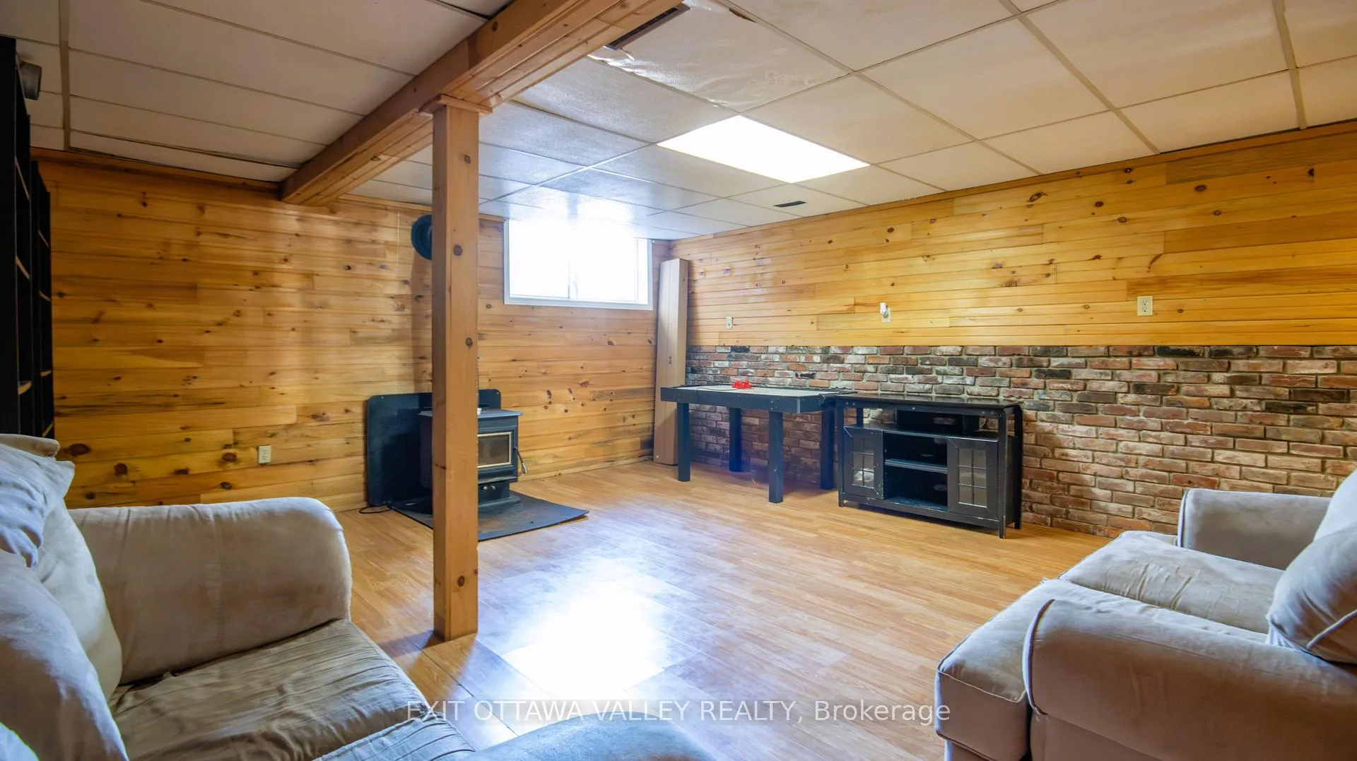 Photo 31 of 23 Sprucedale Avenue, Madawaska Valley, Madawaska Valley — HOMEH