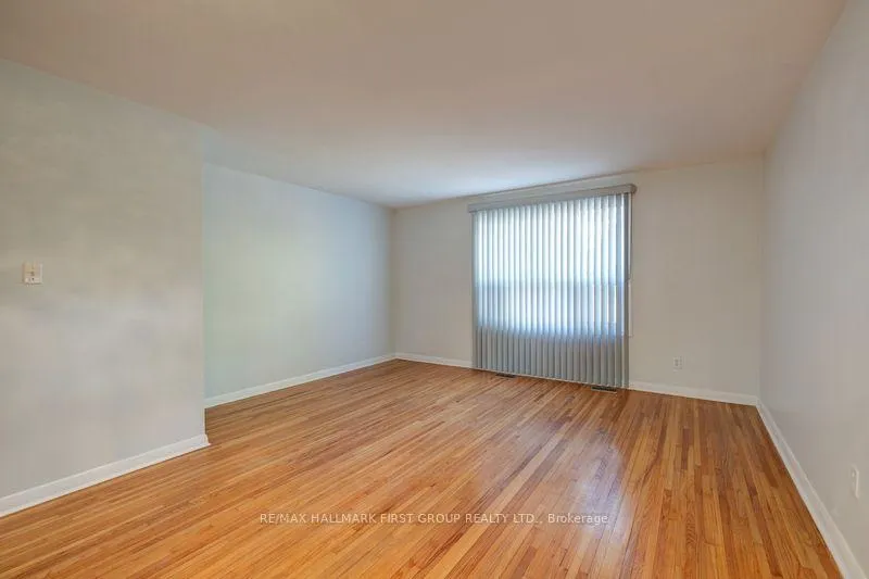 Photo 3 of 1000 Wardman Crescent, Whitby, Williamsburg — HOMEH