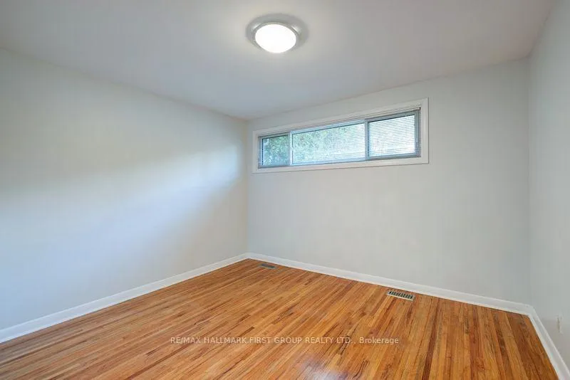 Photo 4 of 1000 Wardman Crescent, Whitby, Williamsburg — HOMEH