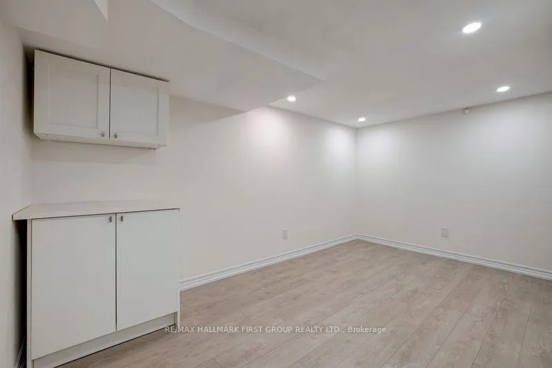 Photo 17 of 1000 Wardman Crescent, Whitby, Williamsburg — HOMEH