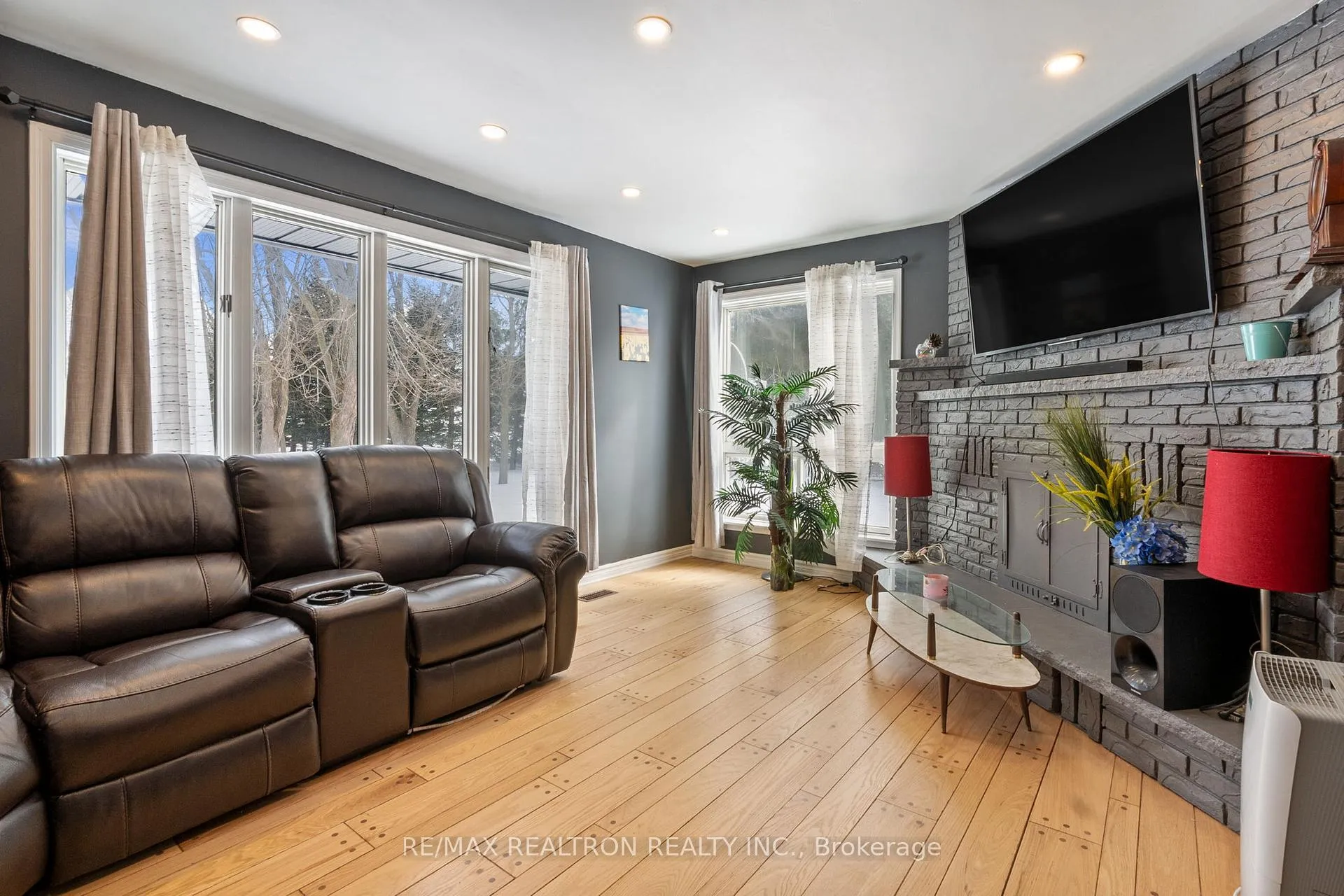 Photo 4 of 10950 Simcoe Street, Scugog, Rural Scugog — HOMEH