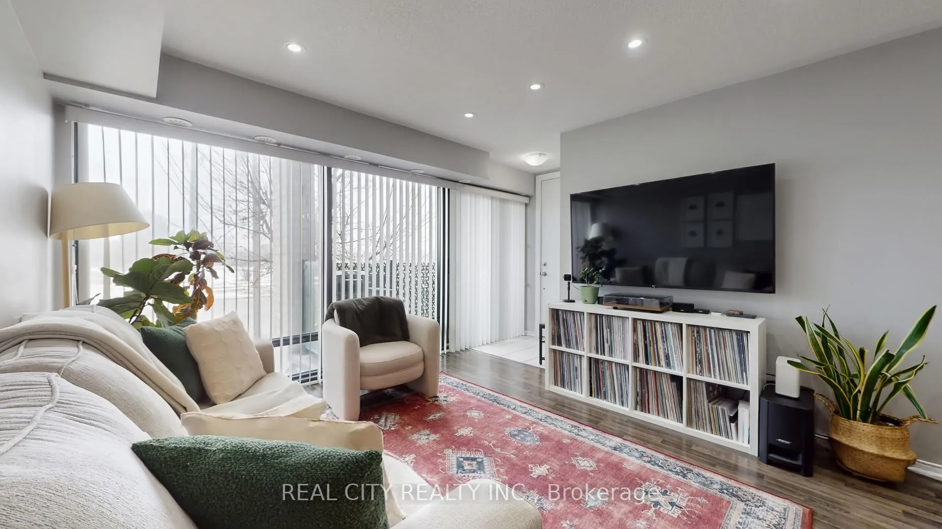 Photo 3 of Unit 511, 142 Widdicombe Hill Boulevard, Etobicoke, Willowridge-Martingrove-Richview — HOMEH