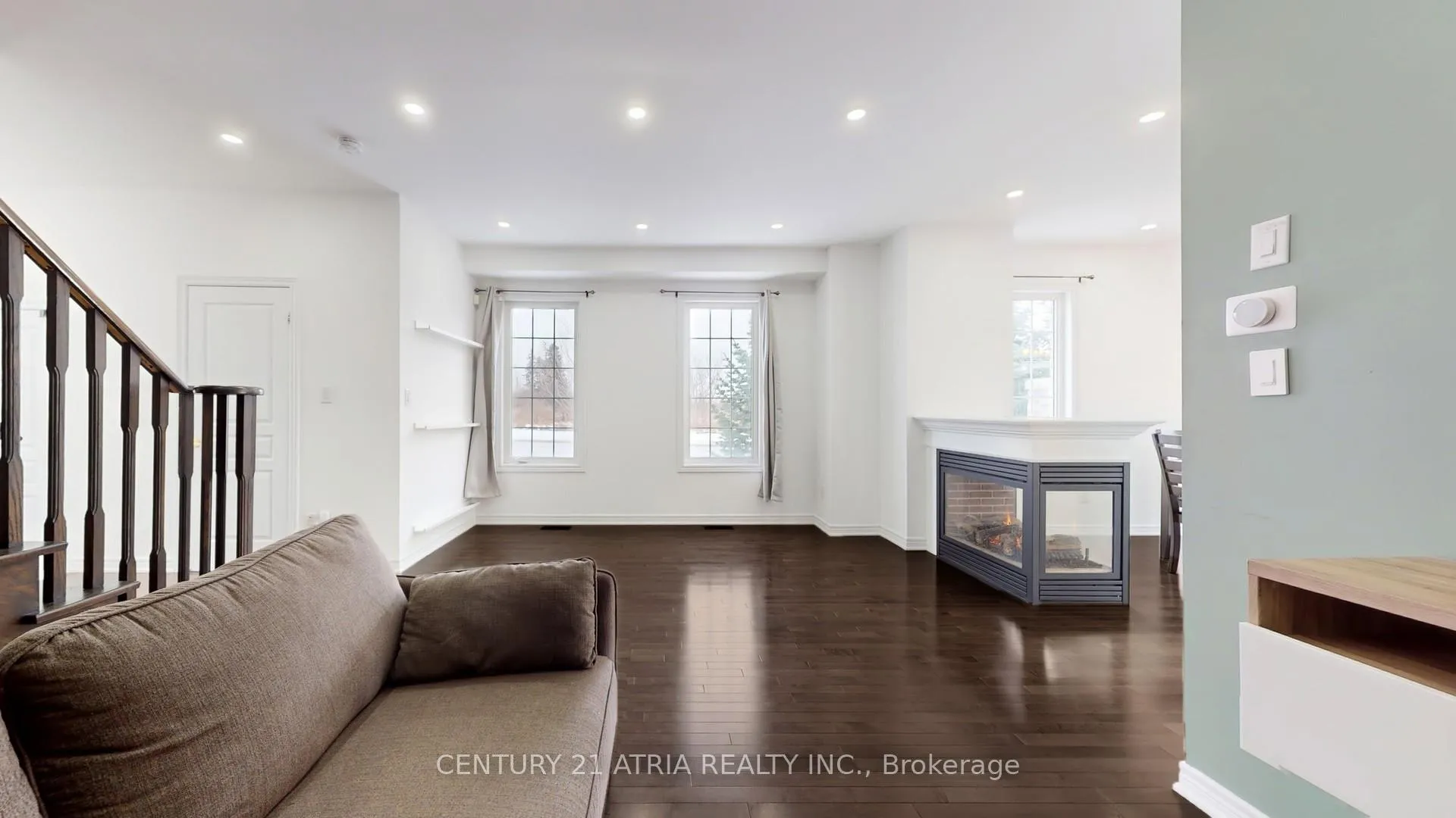 Photo 7 of 21 Gooseman Crescent, Markham, Box Grove — HOMEH