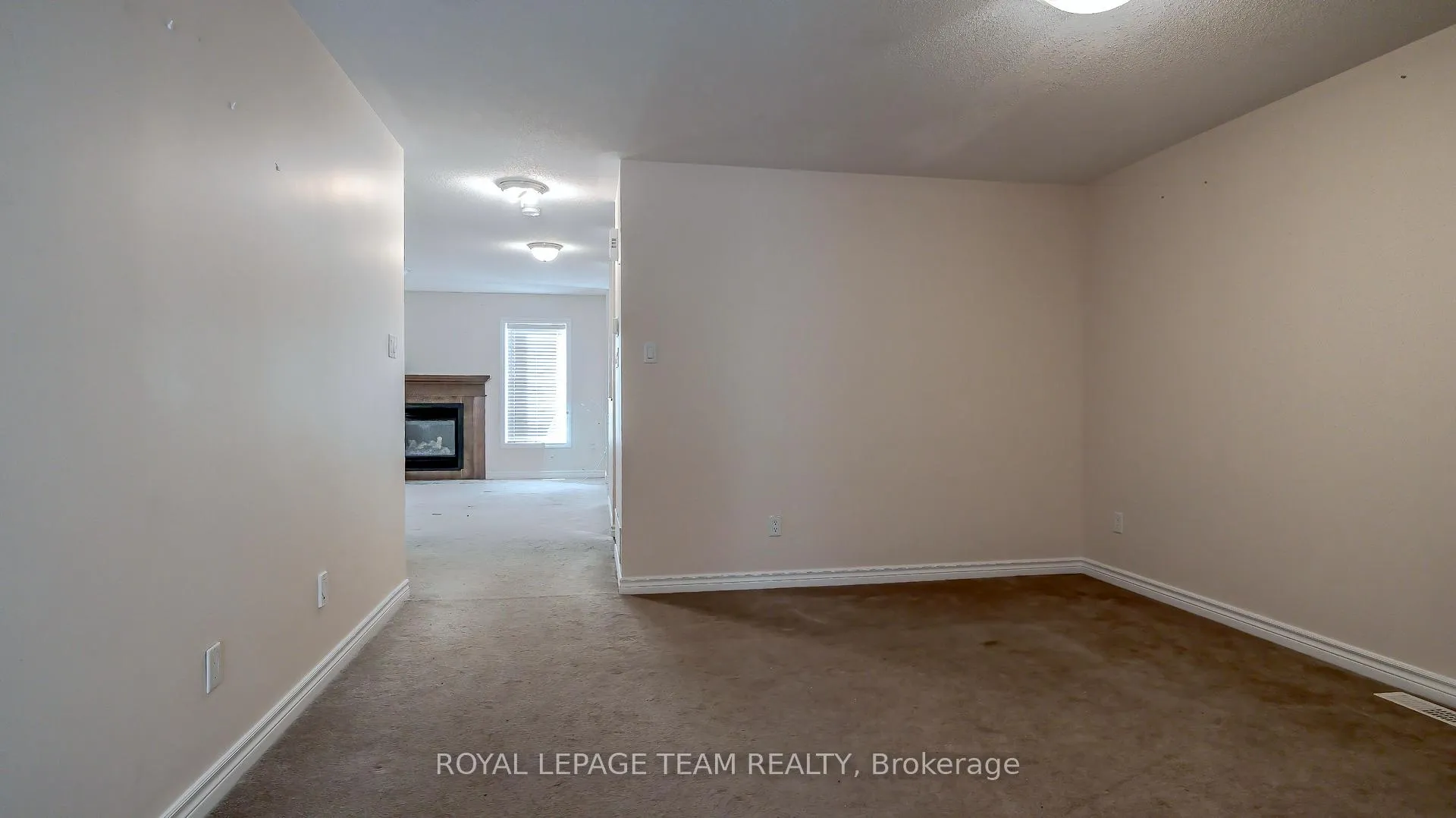 Photo 4 of 403 Temiskaming Crescent, Ottawa, Barrhaven - Strandherd — HOMEH
