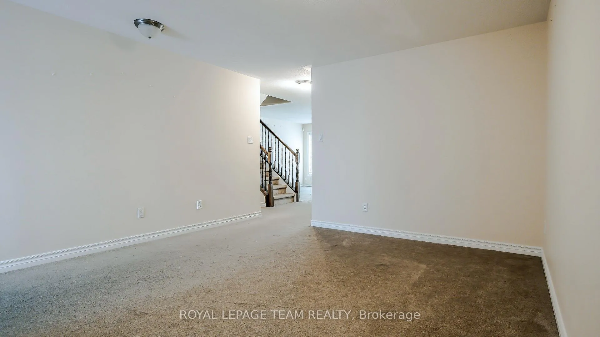 Photo 5 of 403 Temiskaming Crescent, Ottawa, Barrhaven - Strandherd — HOMEH