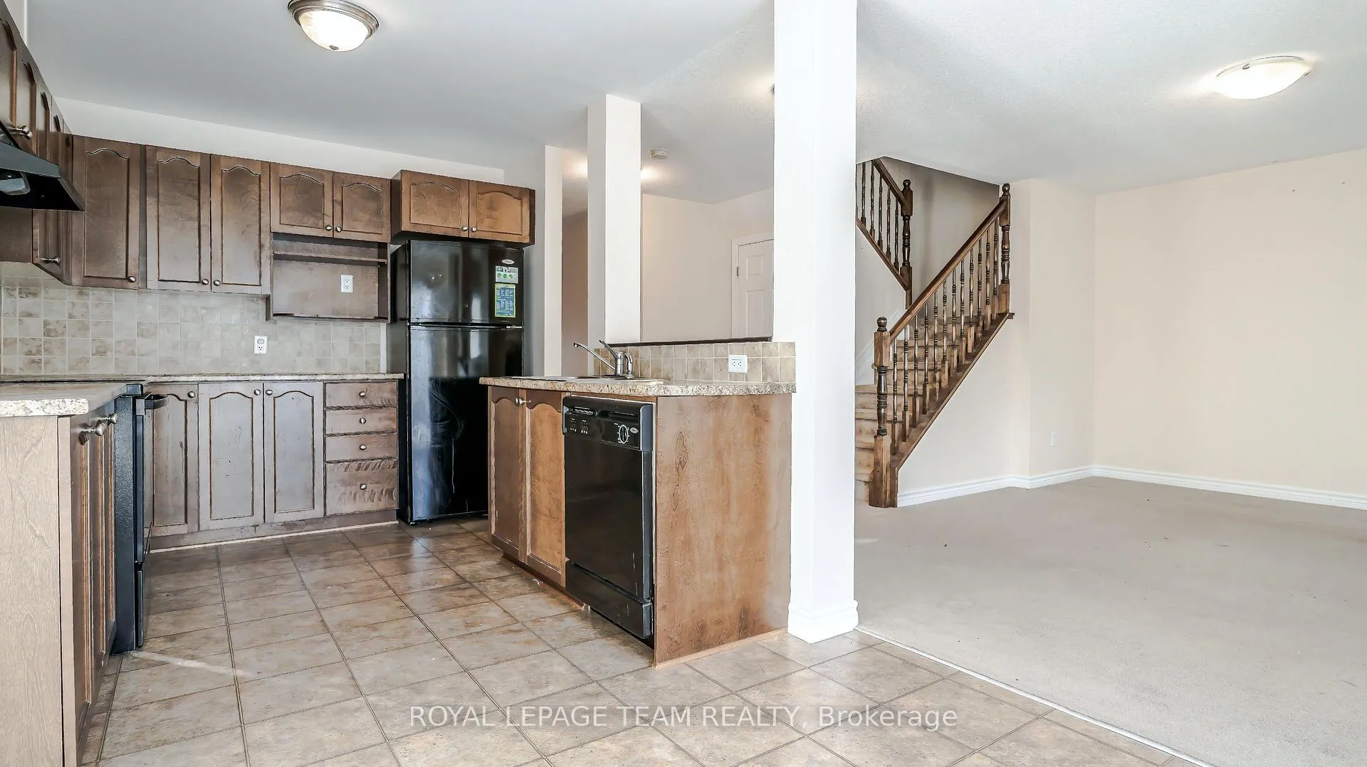 Photo 8 of 403 Temiskaming Crescent, Ottawa, Barrhaven - Strandherd — HOMEH