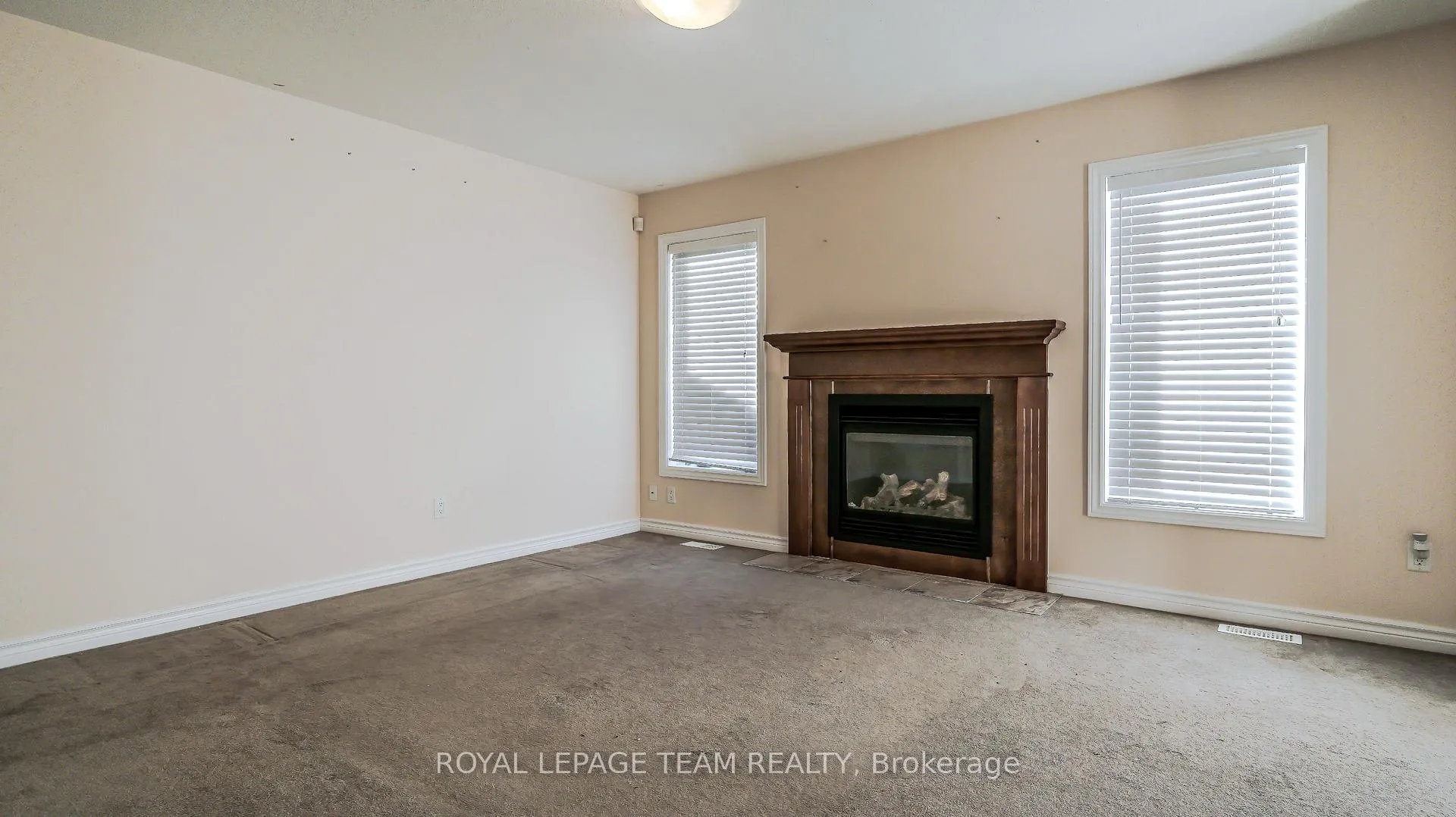 Photo 11 of 403 Temiskaming Crescent, Ottawa, Barrhaven - Strandherd — HOMEH