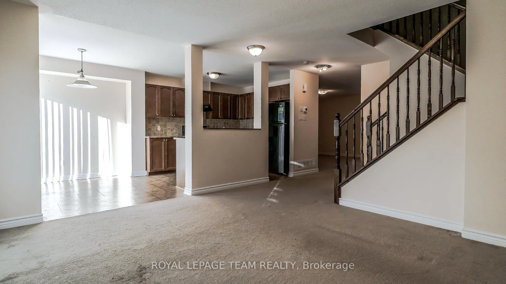 Photo 12 of 403 Temiskaming Crescent, Ottawa, Barrhaven - Strandherd — HOMEH