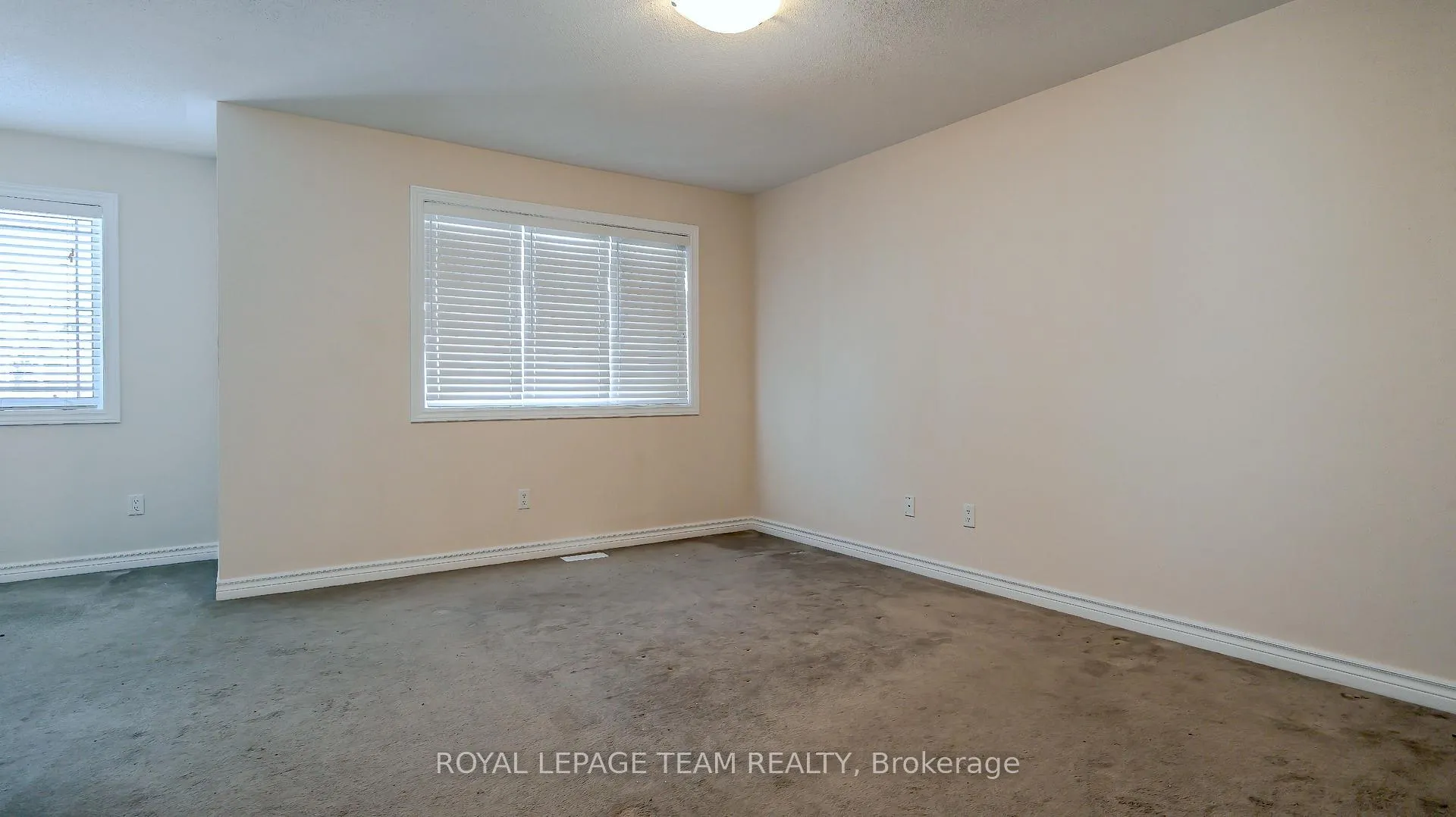 Photo 13 of 403 Temiskaming Crescent, Ottawa, Barrhaven - Strandherd — HOMEH