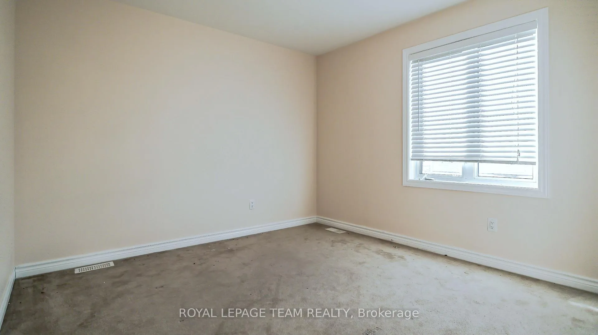 Photo 21 of 403 Temiskaming Crescent, Ottawa, Barrhaven - Strandherd — HOMEH