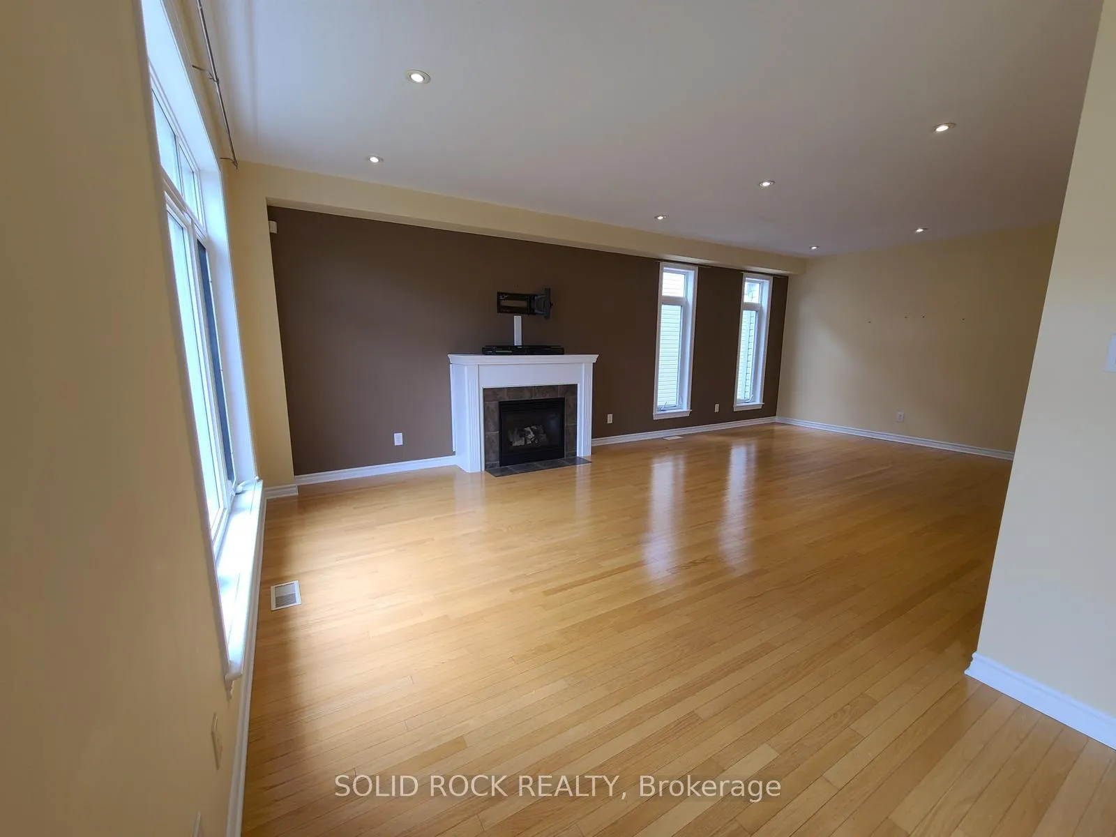 Photo 2 of 138 Hillman Marsh Way, Ottawa, Blossom Park/Kemp Park/Findlay Creek — HOMEH