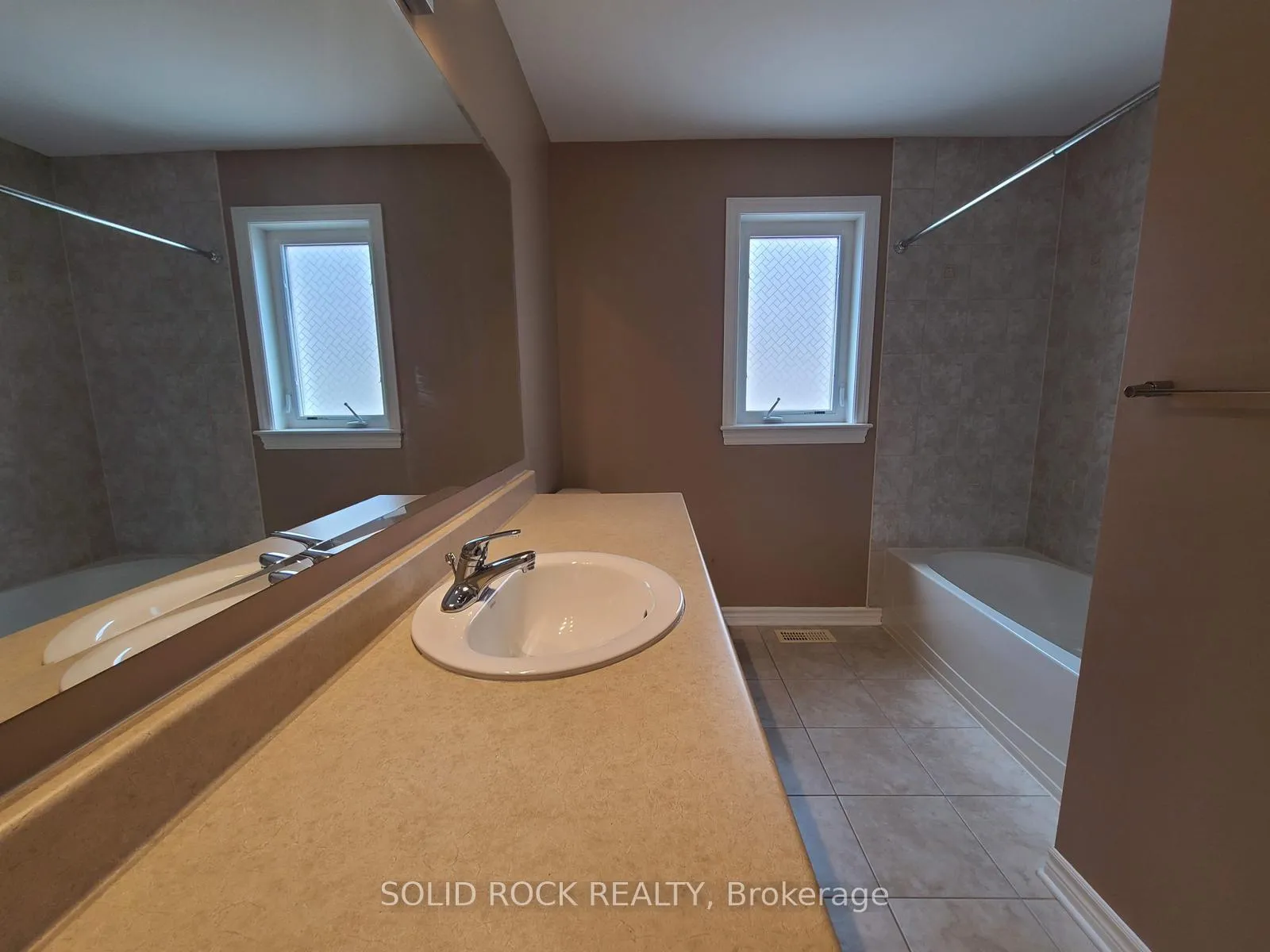 Photo 13 of 138 Hillman Marsh Way, Ottawa, Blossom Park/Kemp Park/Findlay Creek — HOMEH