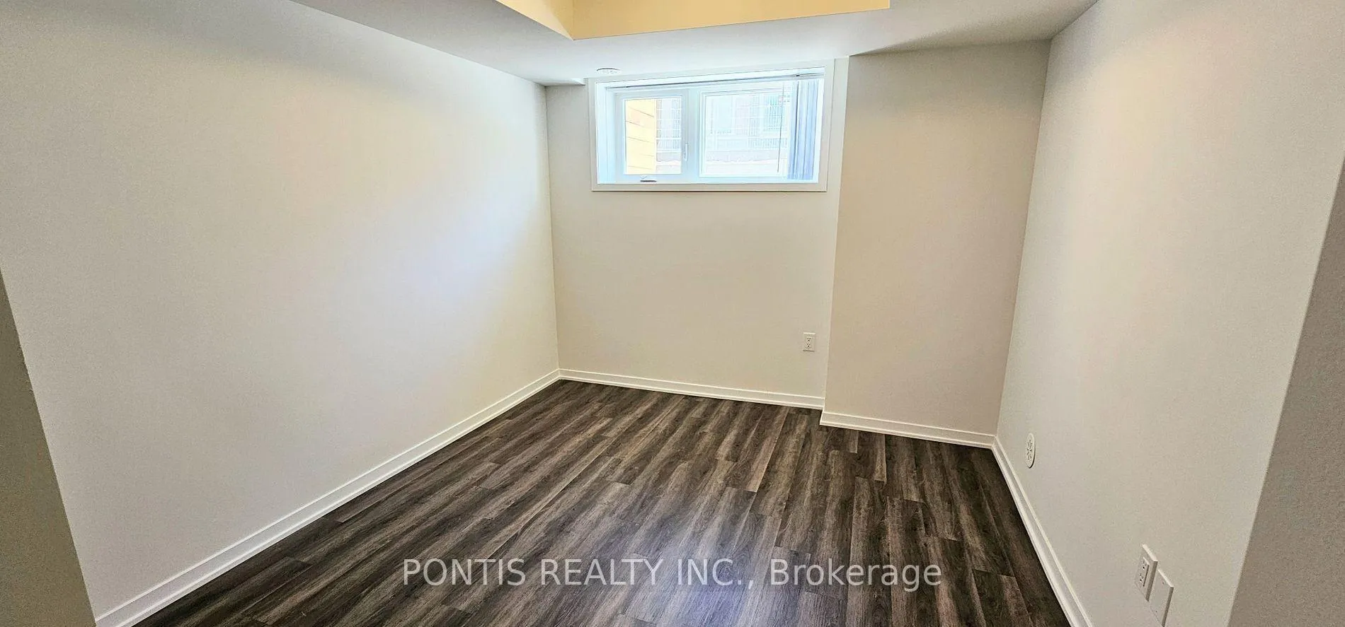 Photo 14 of Unit TH 200, 141 Honeycrisp Crescent, Vaughan, Concord — HOMEH