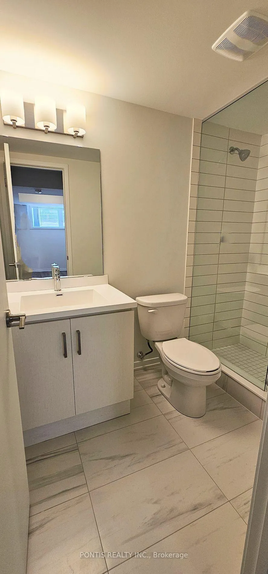Photo 15 of Unit TH 200, 141 Honeycrisp Crescent, Vaughan, Concord — HOMEH