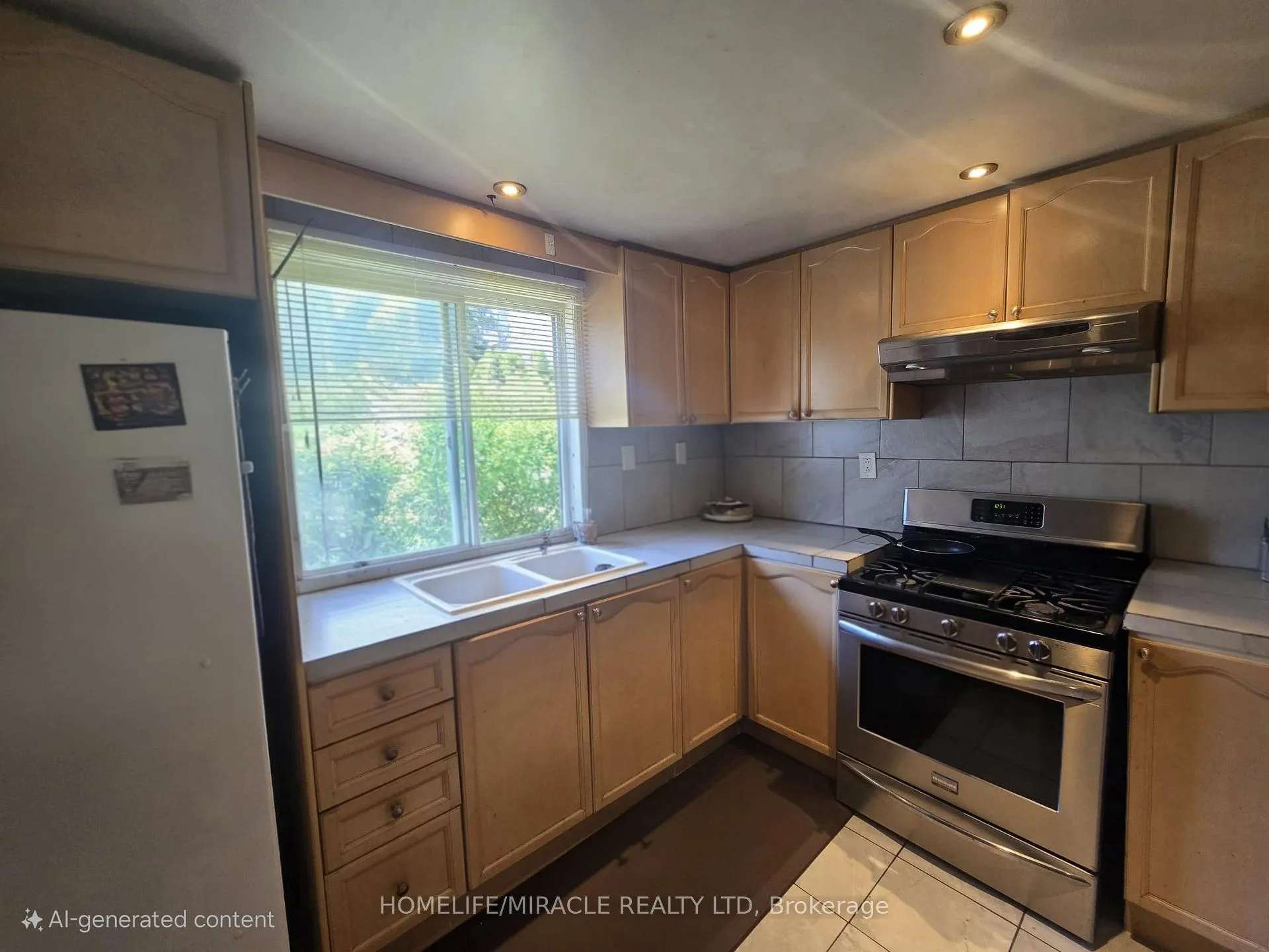 Photo 12 of 82 Teal Avenue, Hamilton, Lakeshore — HOMEH