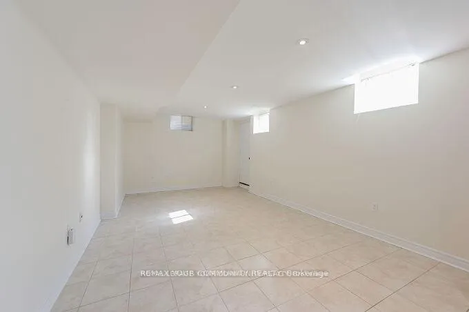 Photo 6 of Unit Lower unit, 128 Watsonbrook Drive, Brampton, Sandringham-Wellington — HOMEH