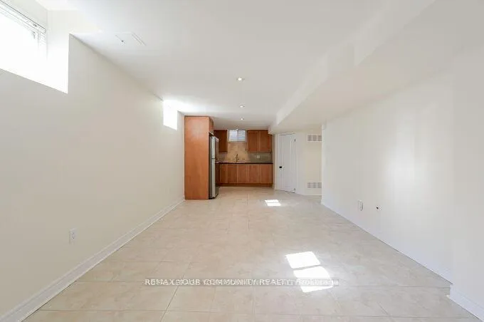 Photo 8 of Unit Lower unit, 128 Watsonbrook Drive, Brampton, Sandringham-Wellington — HOMEH