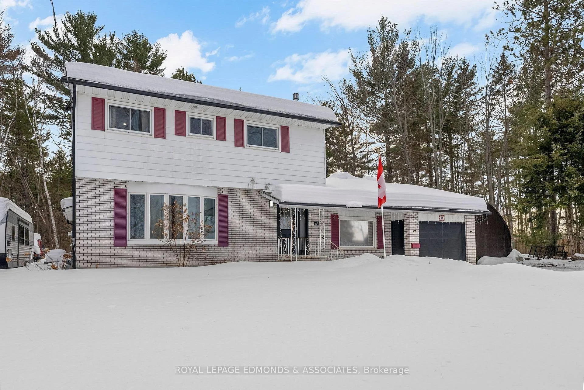 Photo 1 of 43 Lisa Crescent, Petawawa — HOMEH