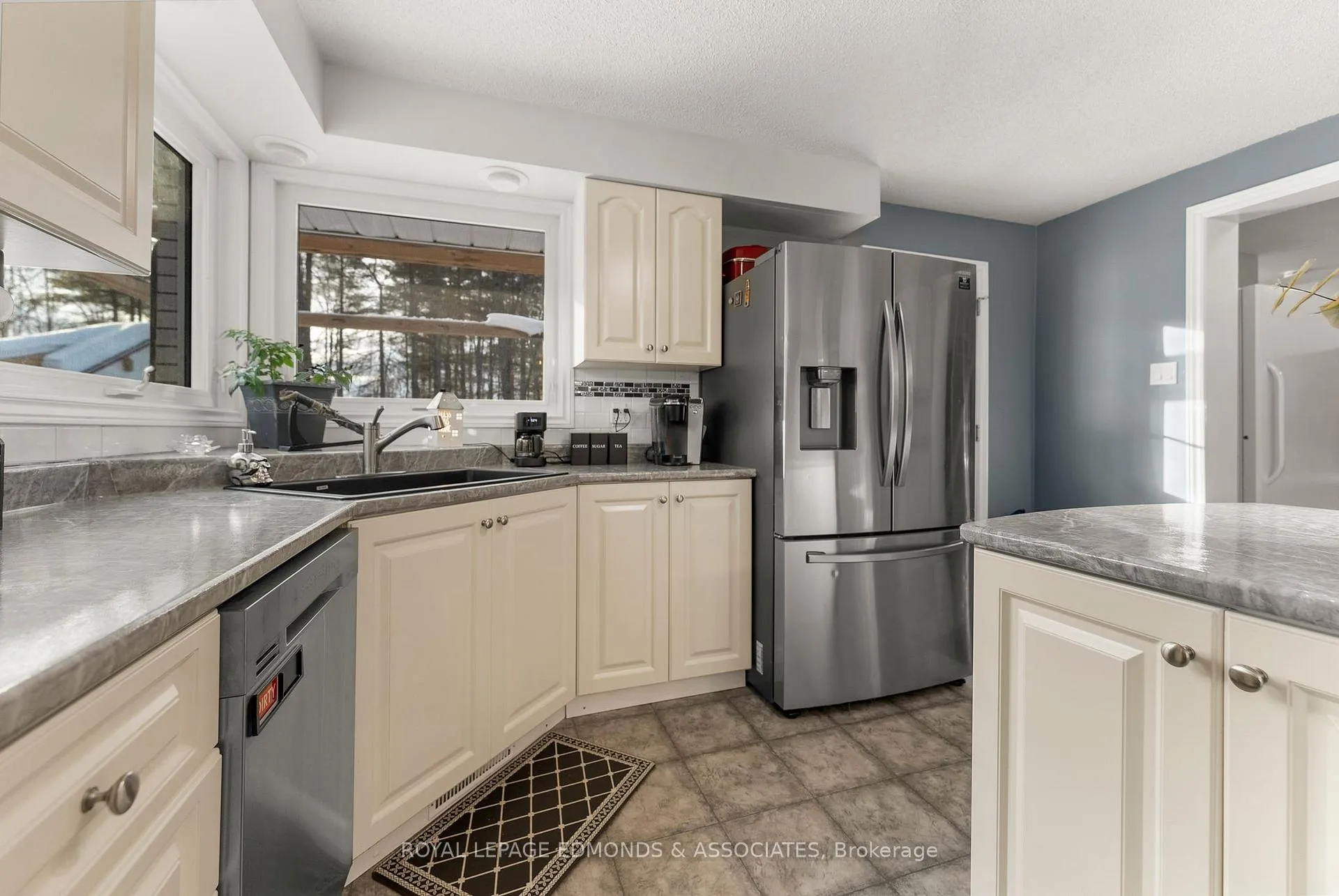 Photo 18 of 43 Lisa Crescent, Petawawa — HOMEH
