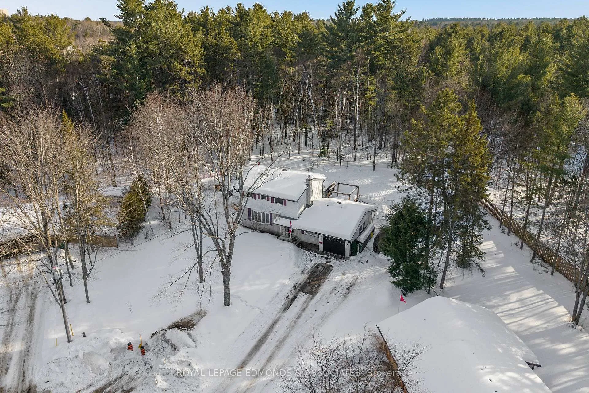 Photo 48 of 43 Lisa Crescent, Petawawa — HOMEH