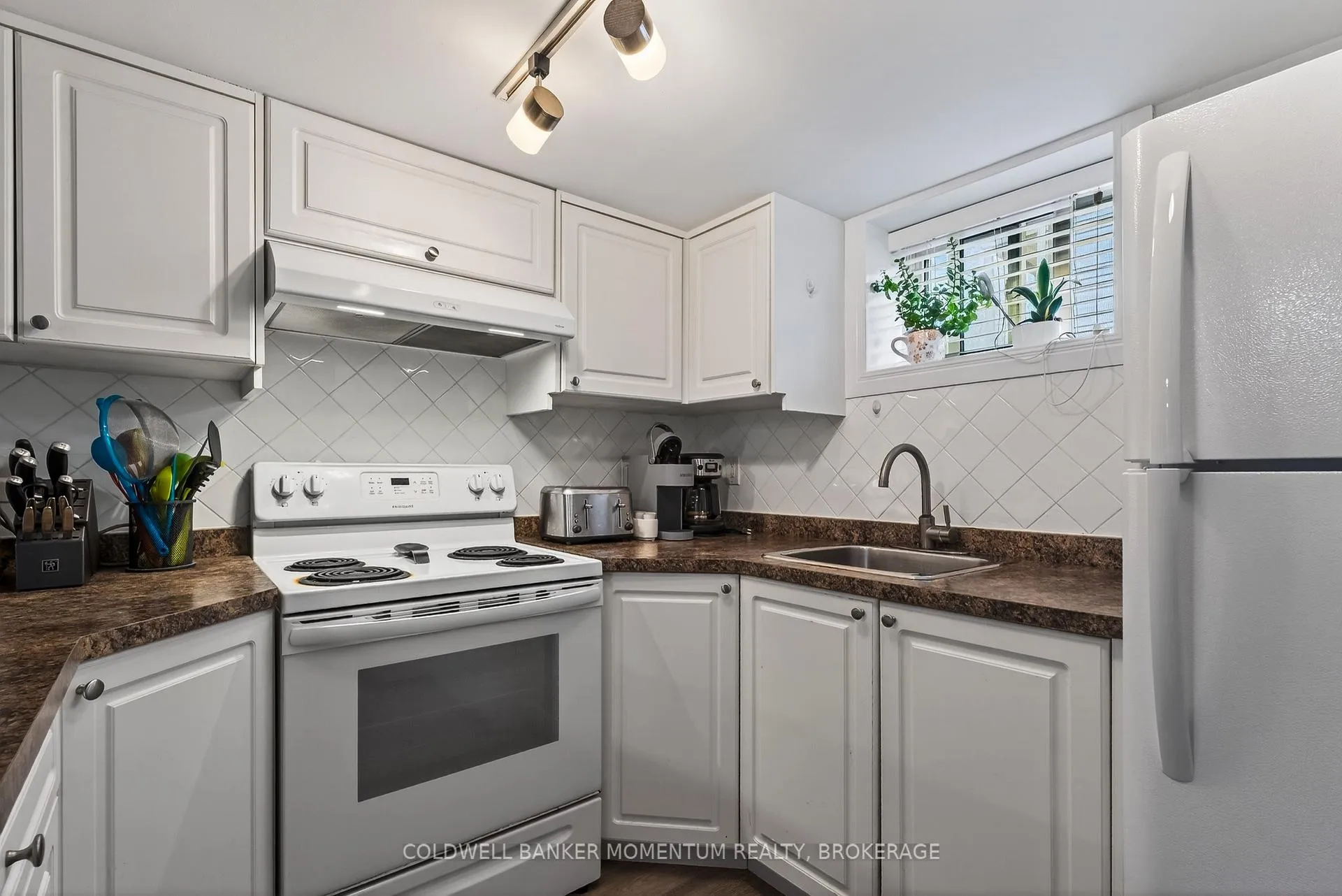 Photo 36 of 25 Coventry Street, St. Catharines, E. Chester — HOMEH