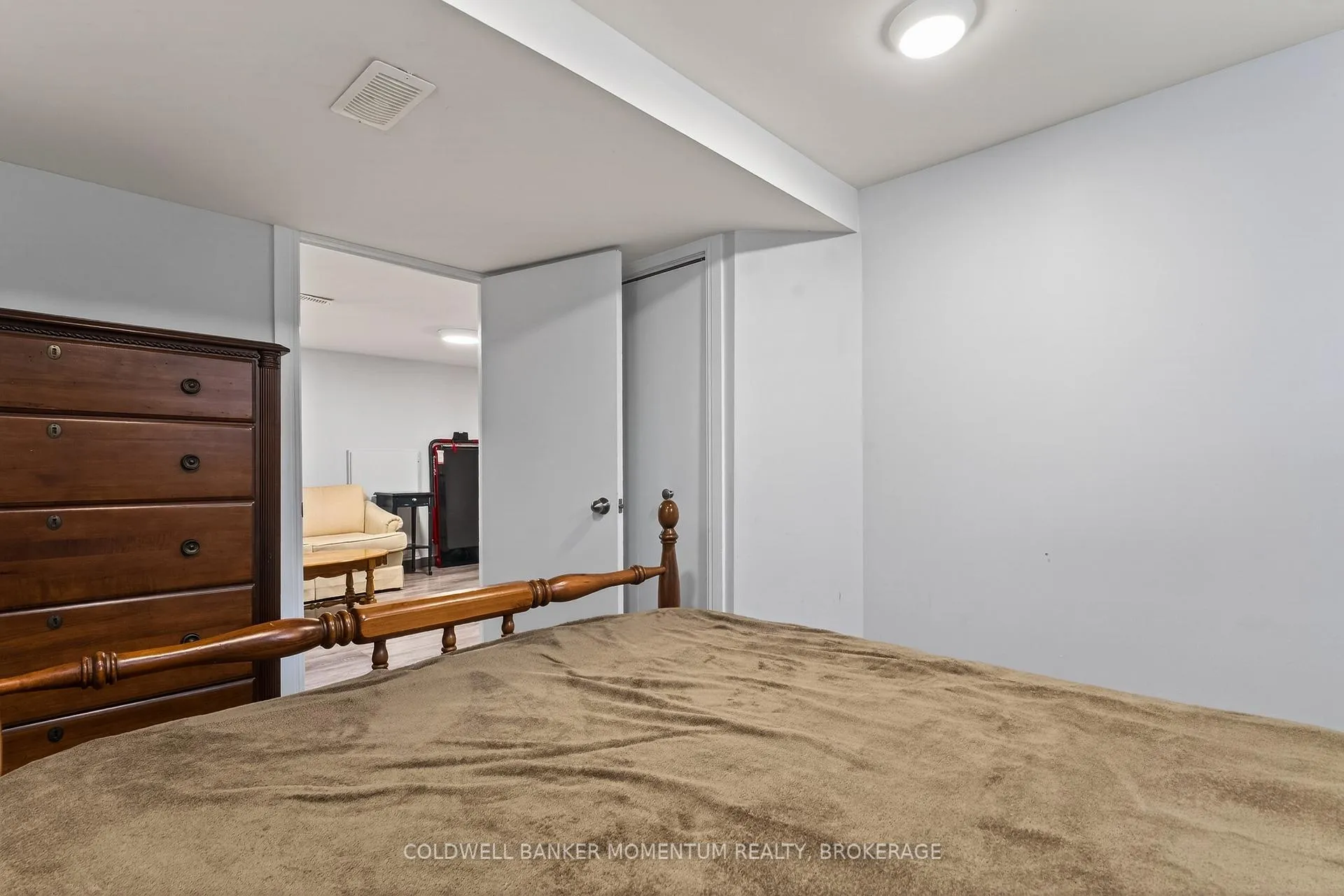 Photo 43 of 25 Coventry Street, St. Catharines, E. Chester — HOMEH