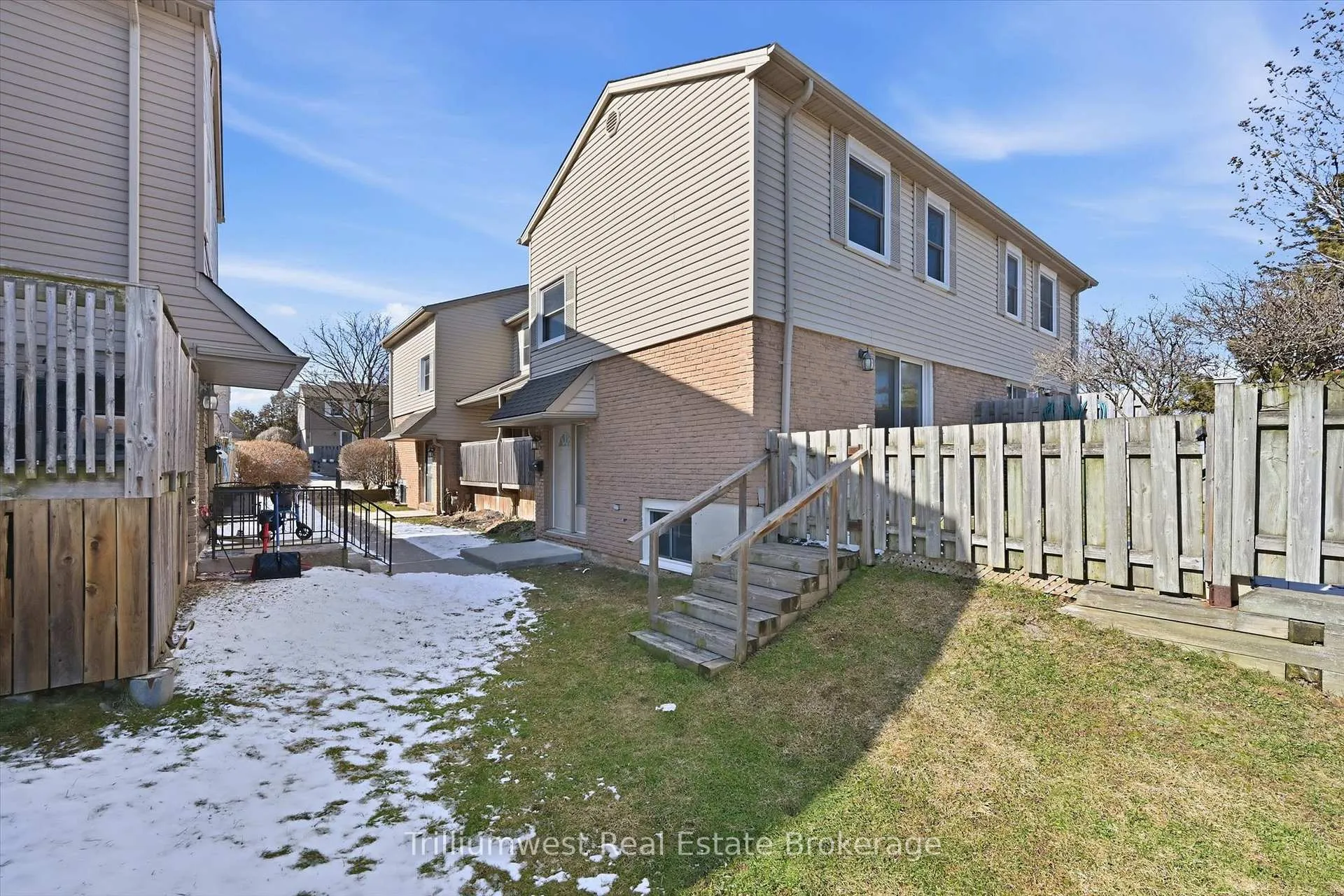 Photo 2 of Unit 59, 1300 Upper Ottawa Street, Hamilton, Quinndale — HOMEH