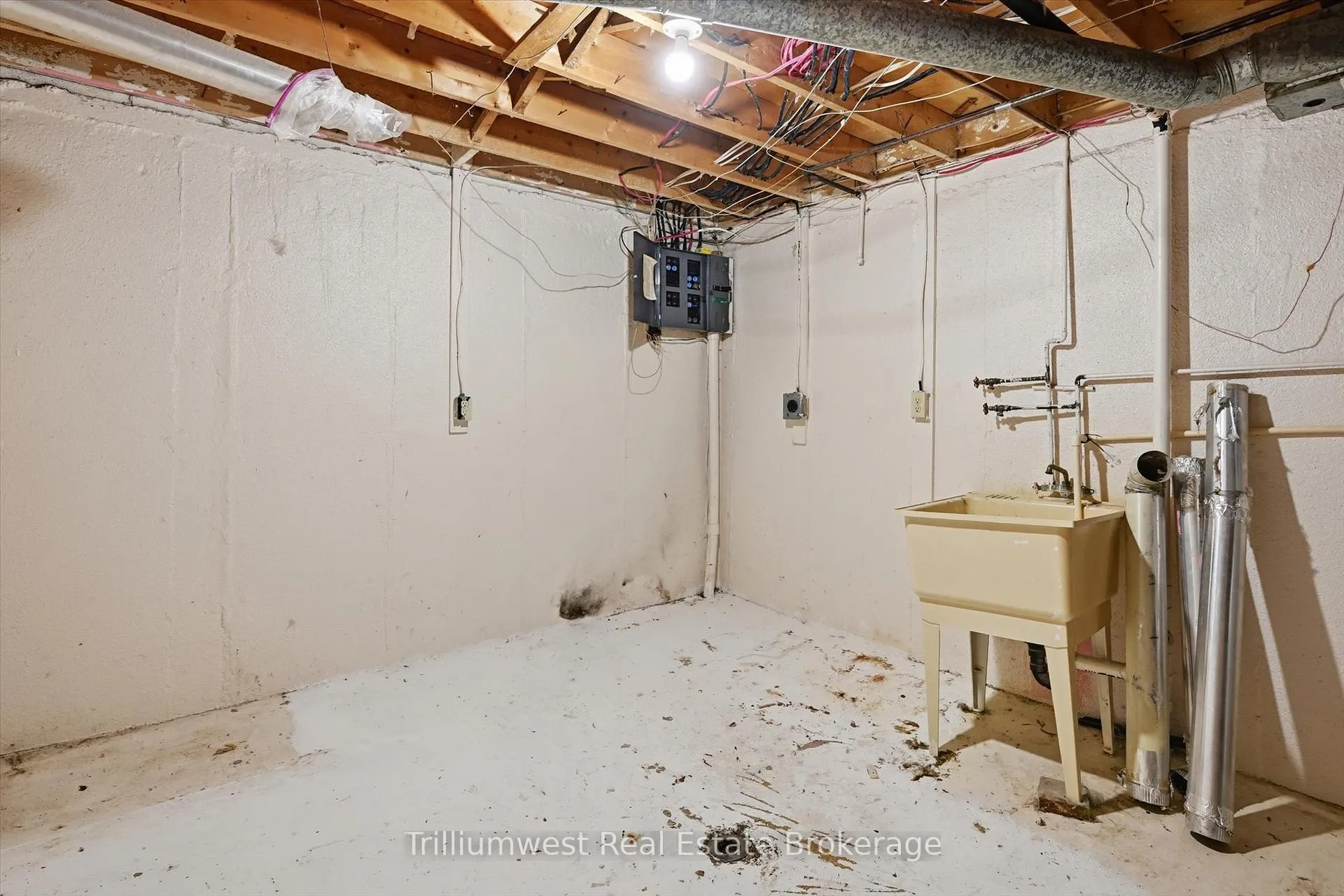 Photo 37 of Unit 59, 1300 Upper Ottawa Street, Hamilton, Quinndale — HOMEH