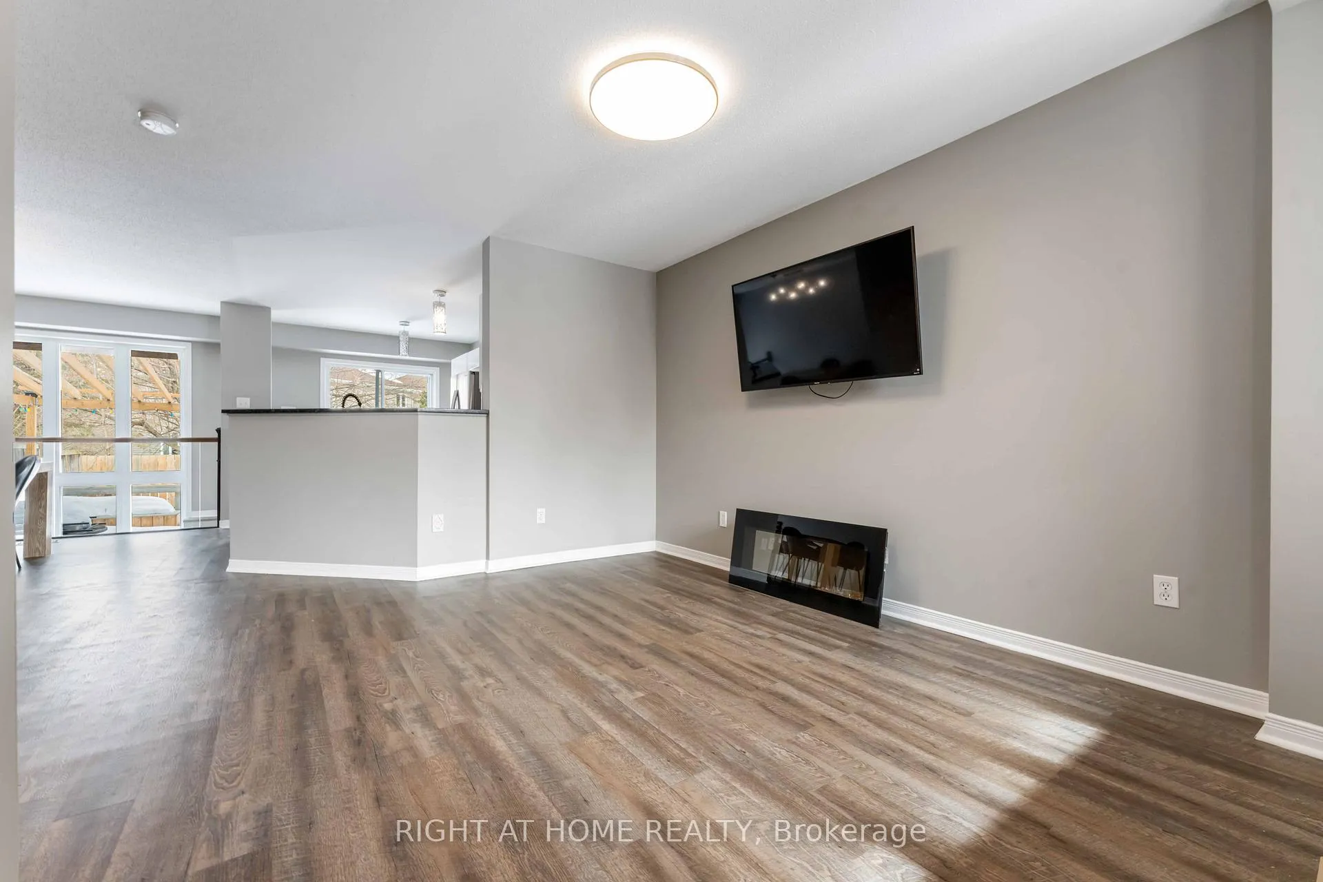 Photo 6 of 123 Kinross Private, Ottawa, Kanata - Morgan's Grant/South March — HOMEH