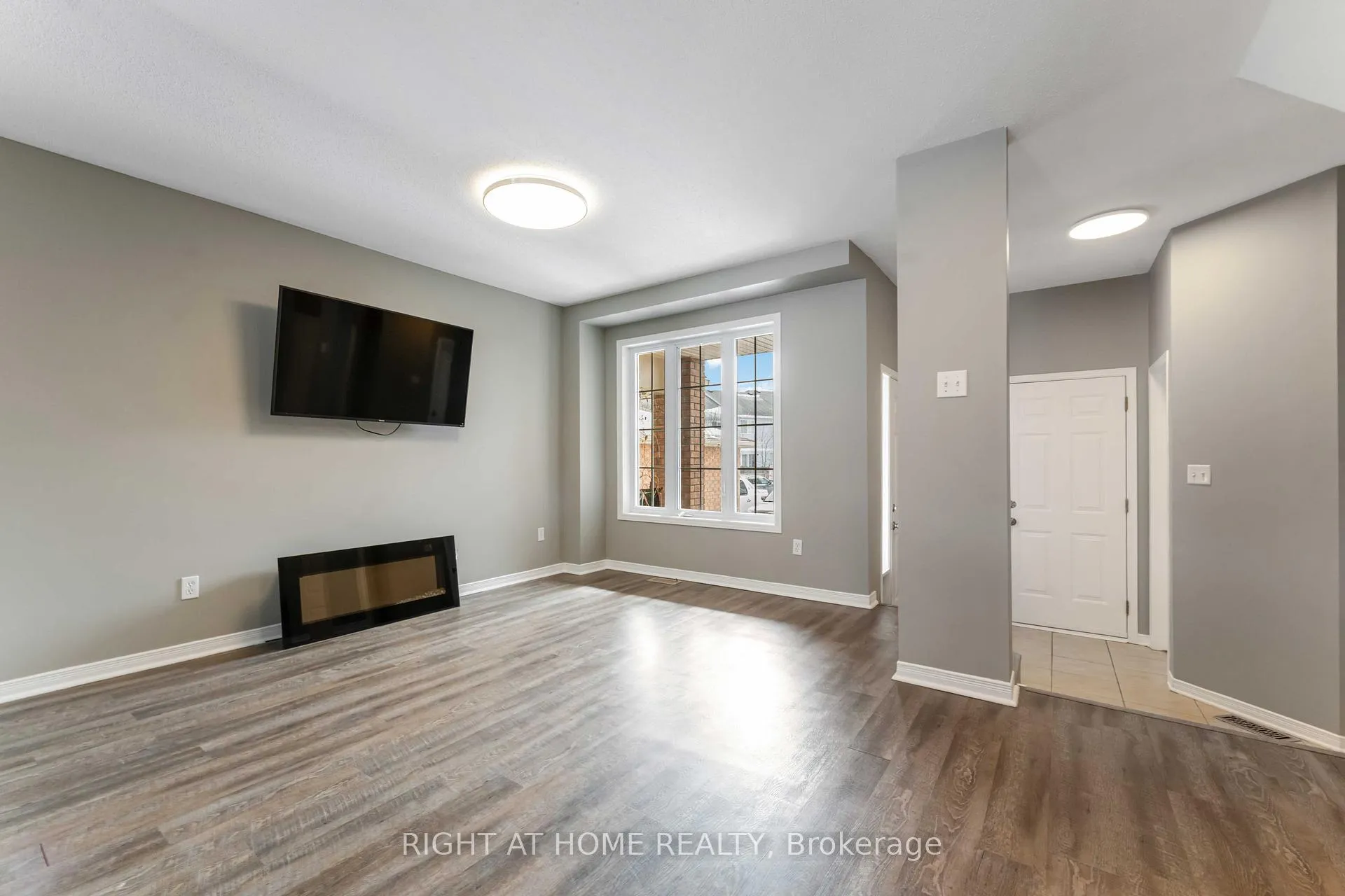 Photo 11 of 123 Kinross Private, Ottawa, Kanata - Morgan's Grant/South March — HOMEH