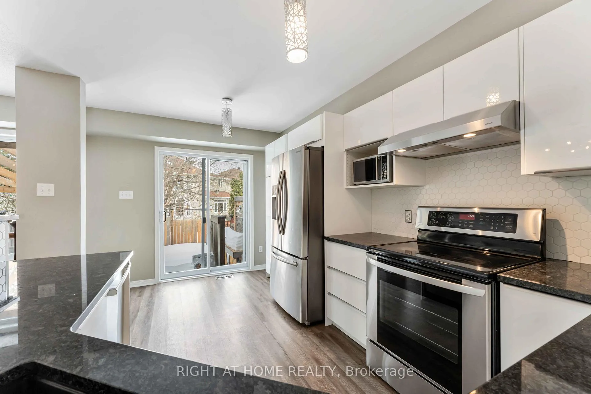 Photo 12 of 123 Kinross Private, Ottawa, Kanata - Morgan's Grant/South March — HOMEH