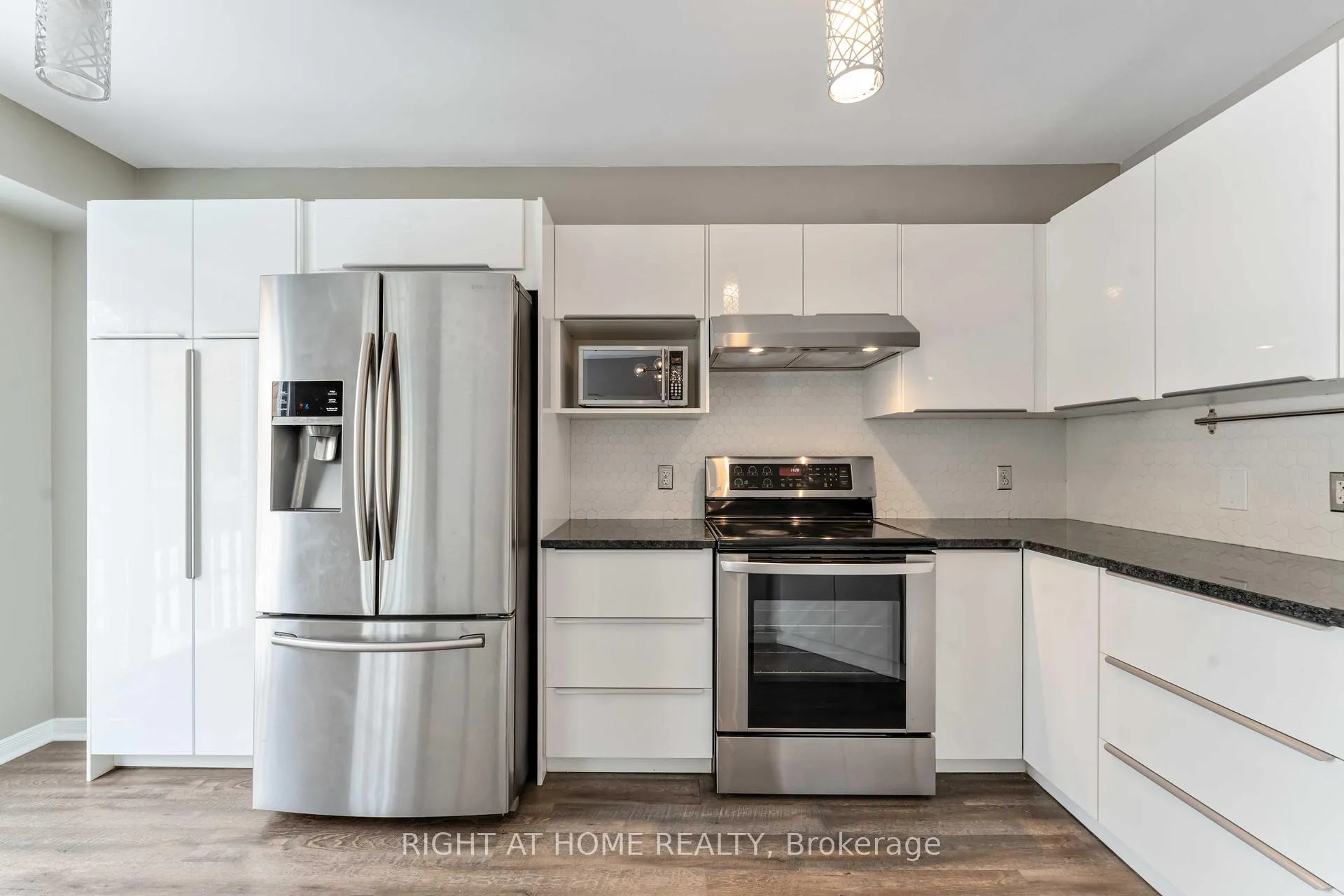 Photo 13 of 123 Kinross Private, Ottawa, Kanata - Morgan's Grant/South March — HOMEH