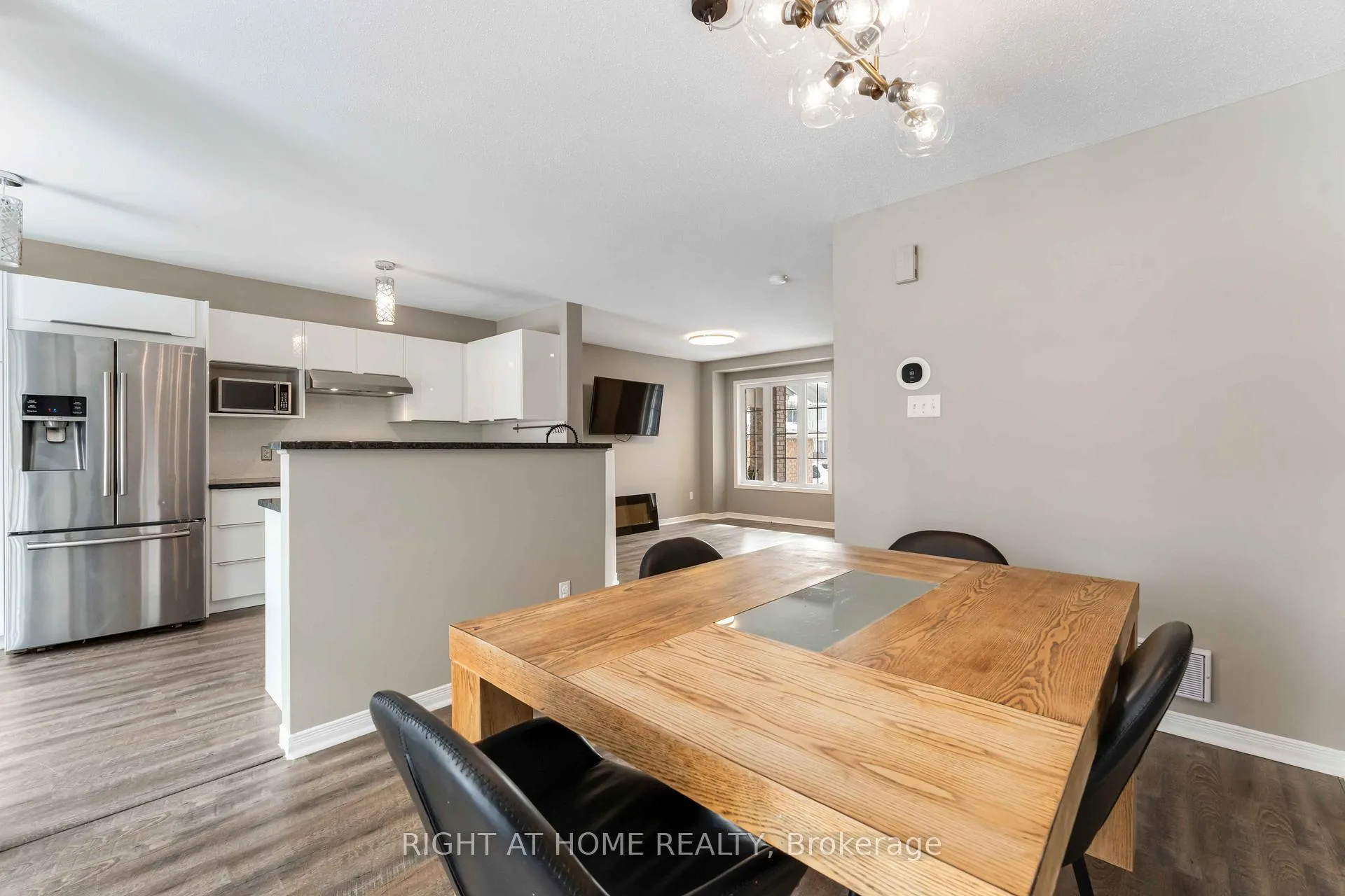 Photo 15 of 123 Kinross Private, Ottawa, Kanata - Morgan's Grant/South March — HOMEH