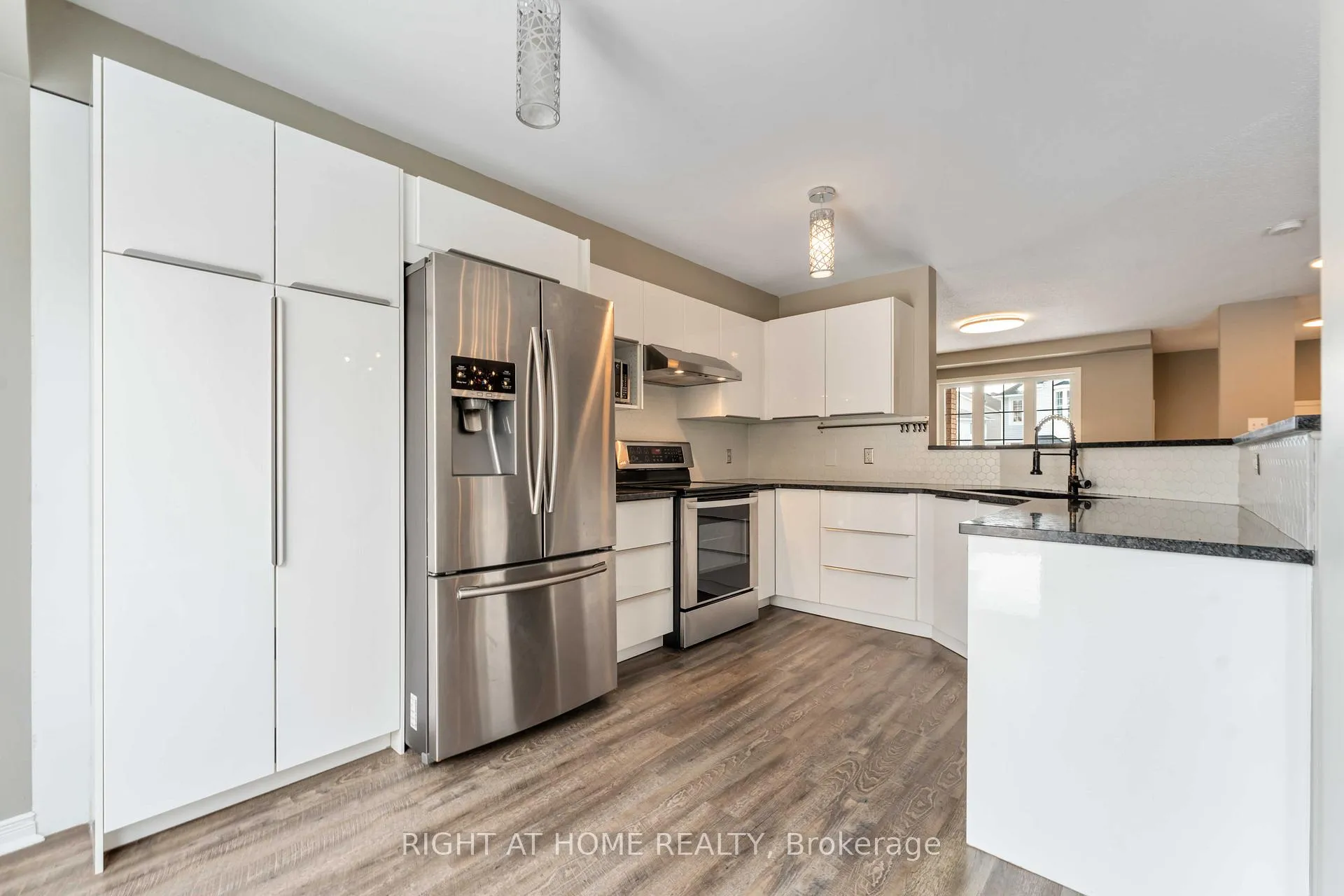 Photo 17 of 123 Kinross Private, Ottawa, Kanata - Morgan's Grant/South March — HOMEH
