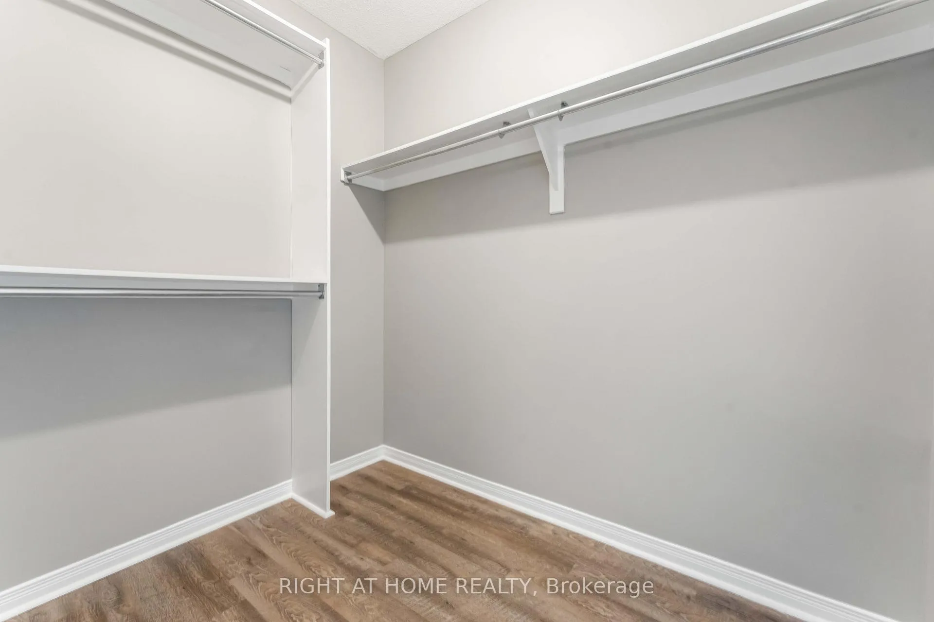 Photo 24 of 123 Kinross Private, Ottawa, Kanata - Morgan's Grant/South March — HOMEH