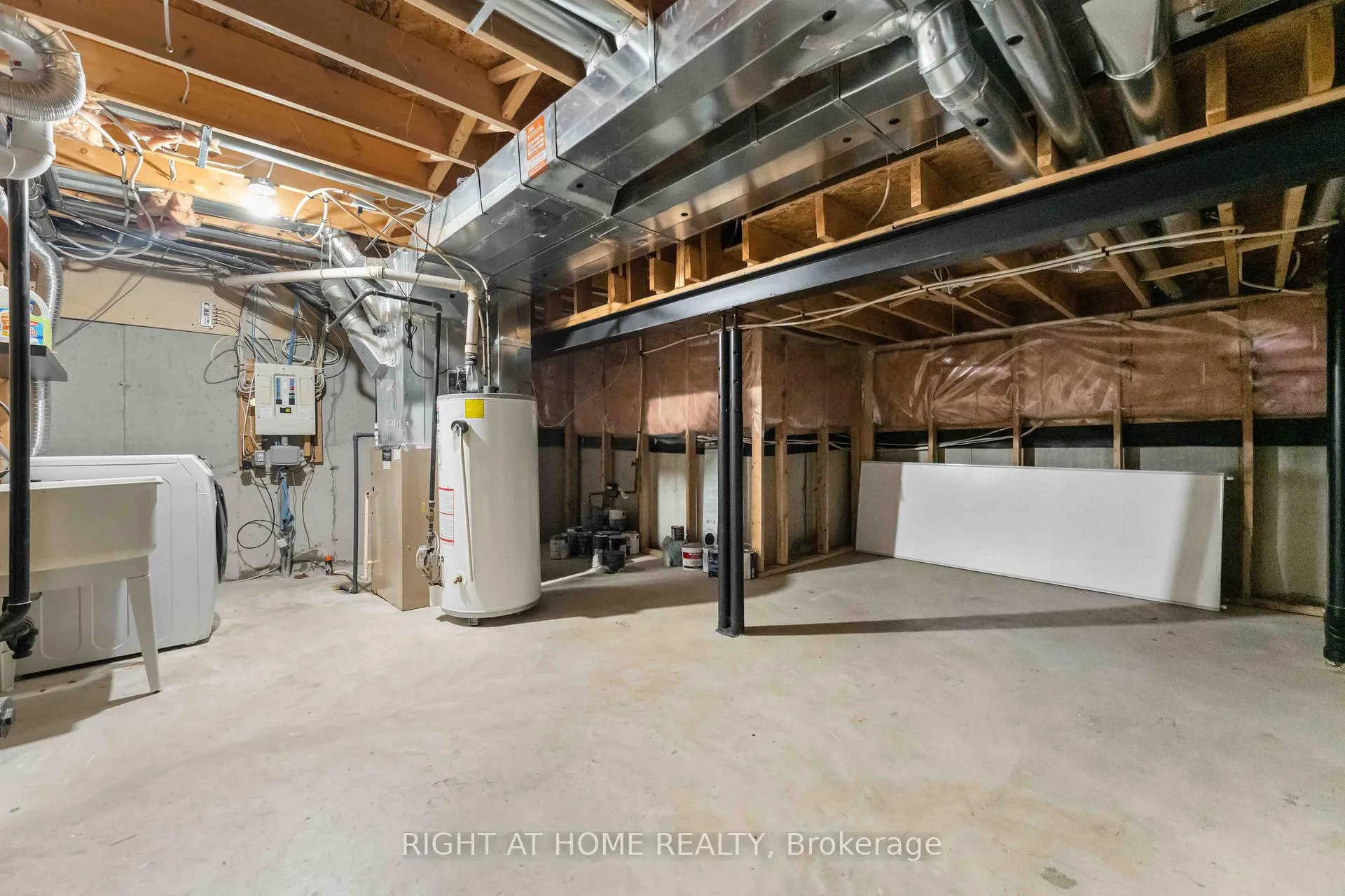 Photo 34 of 123 Kinross Private, Ottawa, Kanata - Morgan's Grant/South March — HOMEH