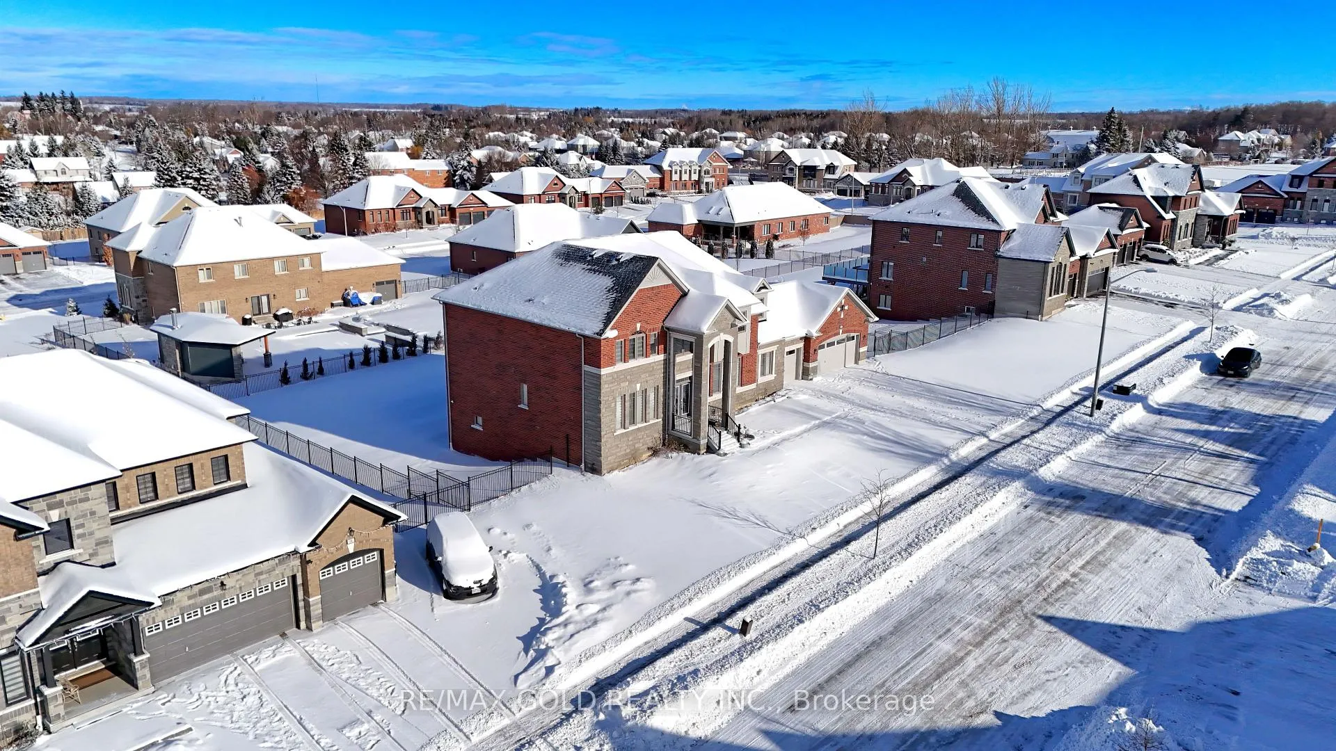 Photo 2 of 10 Stewart Crescent, Essa, Rural Essa — HOMEH