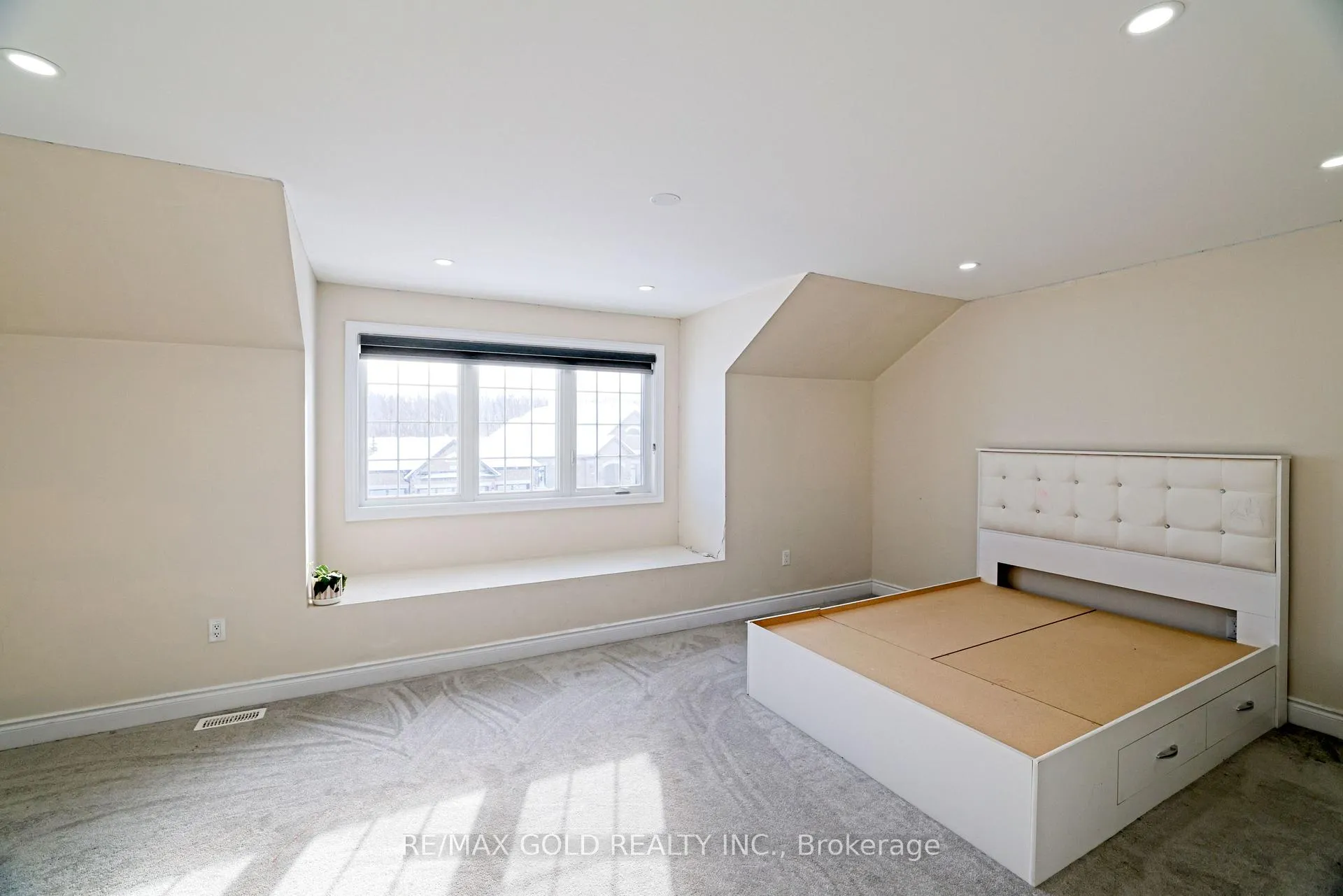 Photo 26 of 10 Stewart Crescent, Essa, Rural Essa — HOMEH
