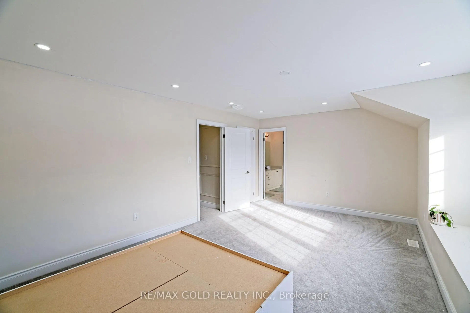 Photo 28 of 10 Stewart Crescent, Essa, Rural Essa — HOMEH