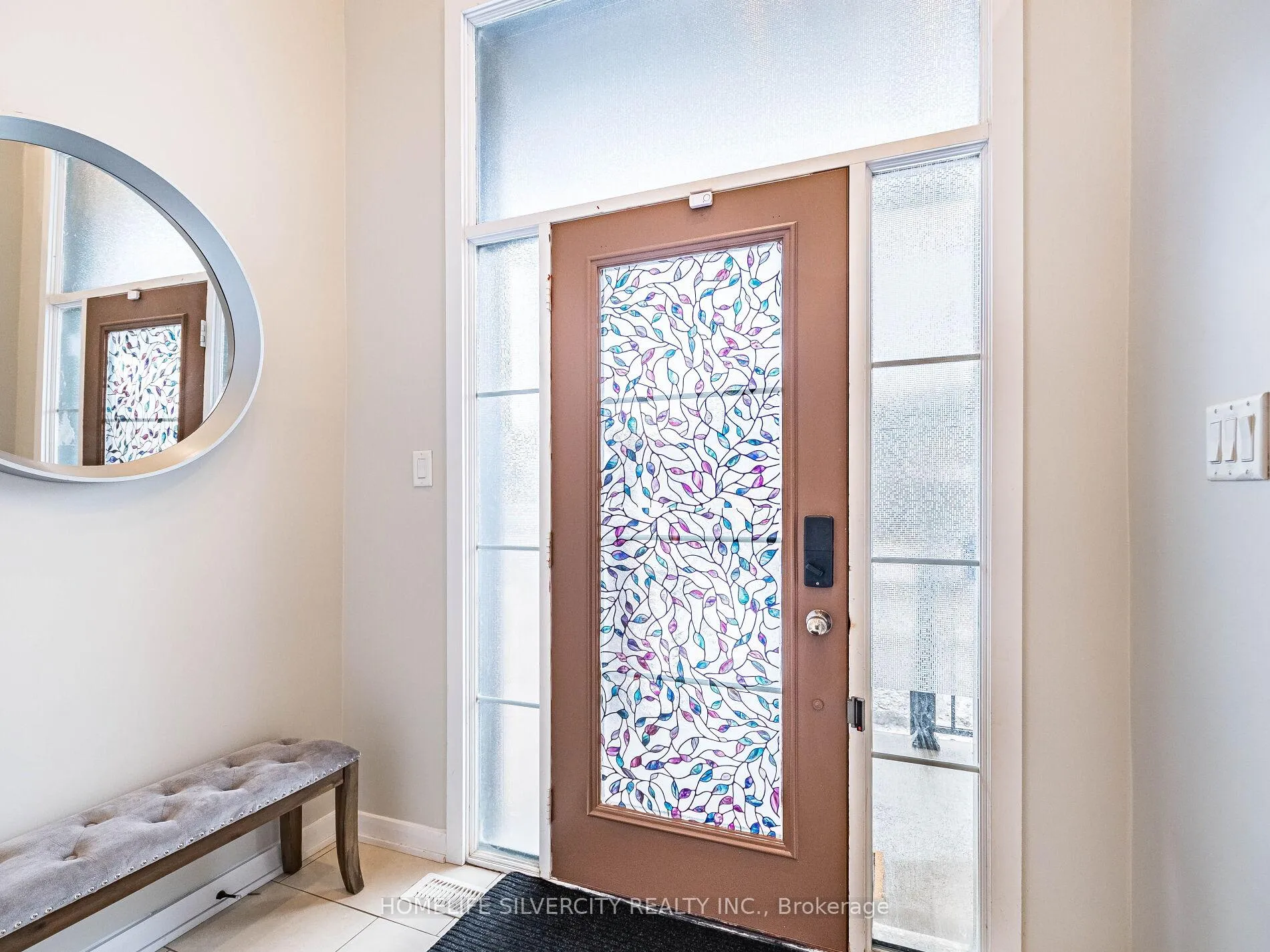 Photo 5 of 98 Crafter Crescent, Hamilton, Stoney Creek Mountain — HOMEH