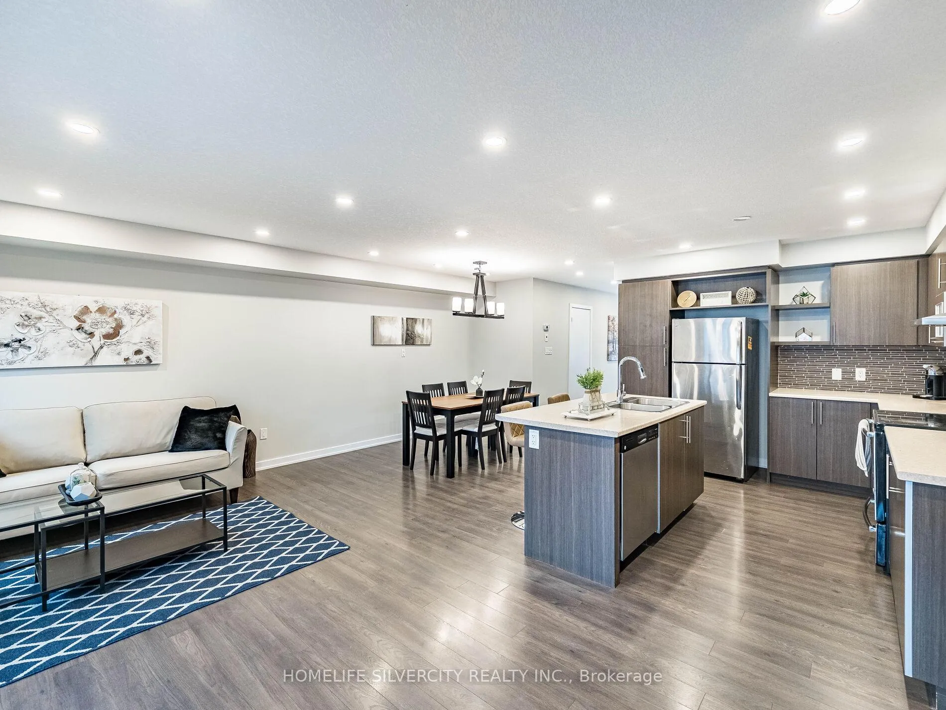 Photo 10 of 98 Crafter Crescent, Hamilton, Stoney Creek Mountain — HOMEH