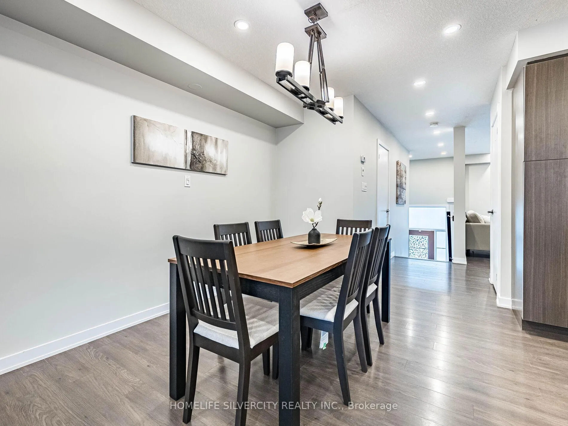 Photo 12 of 98 Crafter Crescent, Hamilton, Stoney Creek Mountain — HOMEH