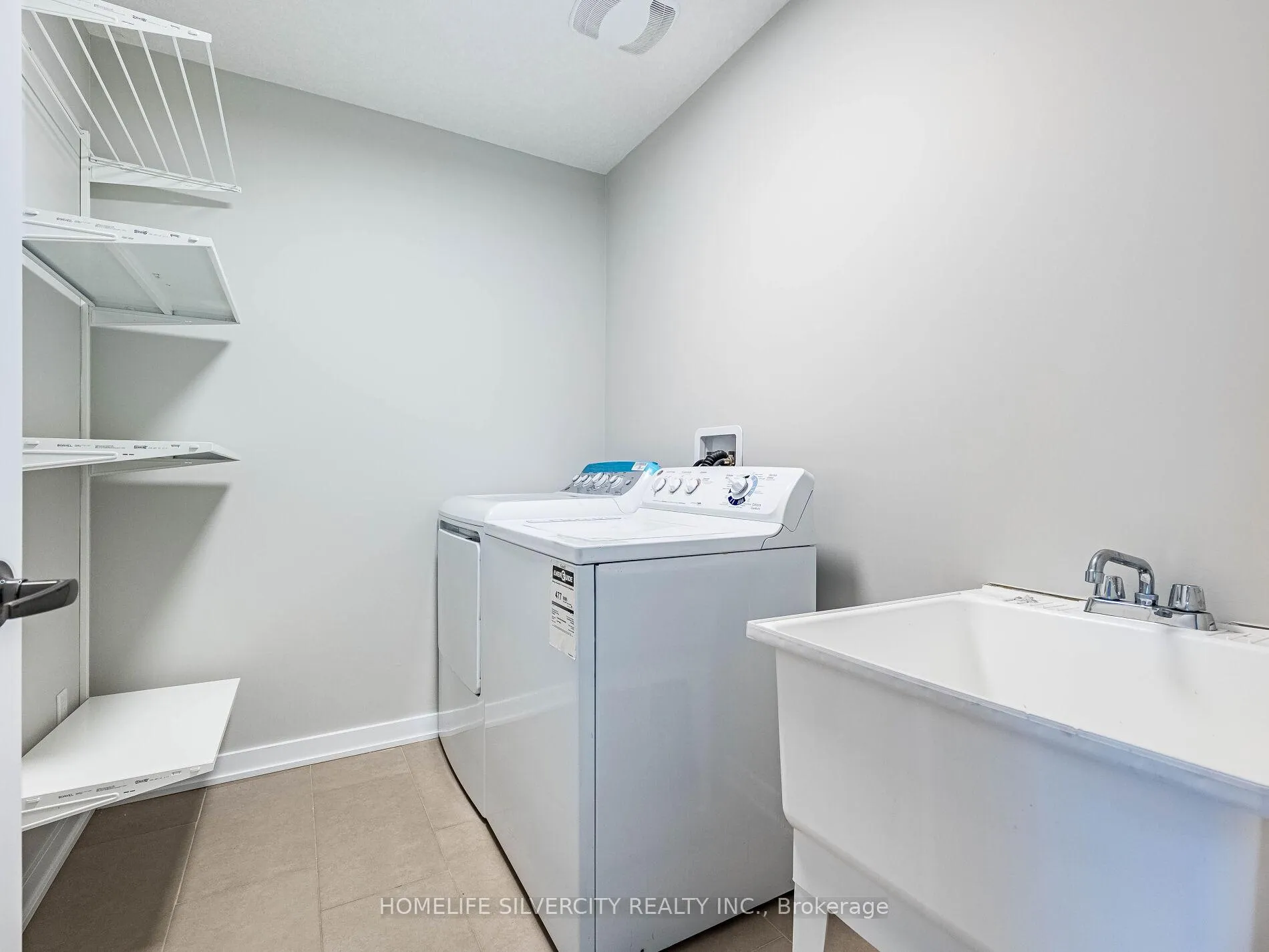 Photo 44 of 98 Crafter Crescent, Hamilton, Stoney Creek Mountain — HOMEH
