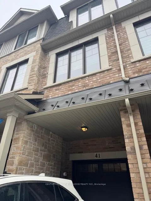 Photo 2 of 41 Folcroft Street, Brampton, Credit Valley — HOMEH
