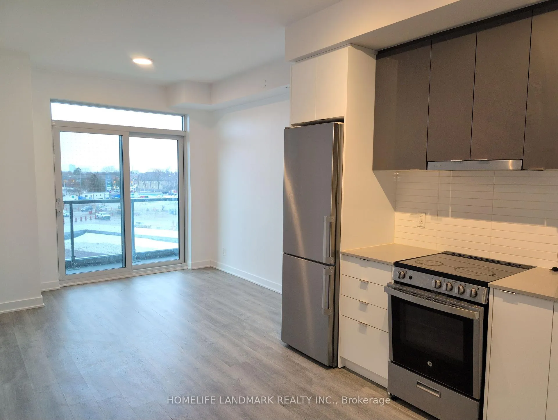 Photo 1 of Unit B-0330, 50 Upper Mall Way, Vaughan, Brownridge — HOMEH