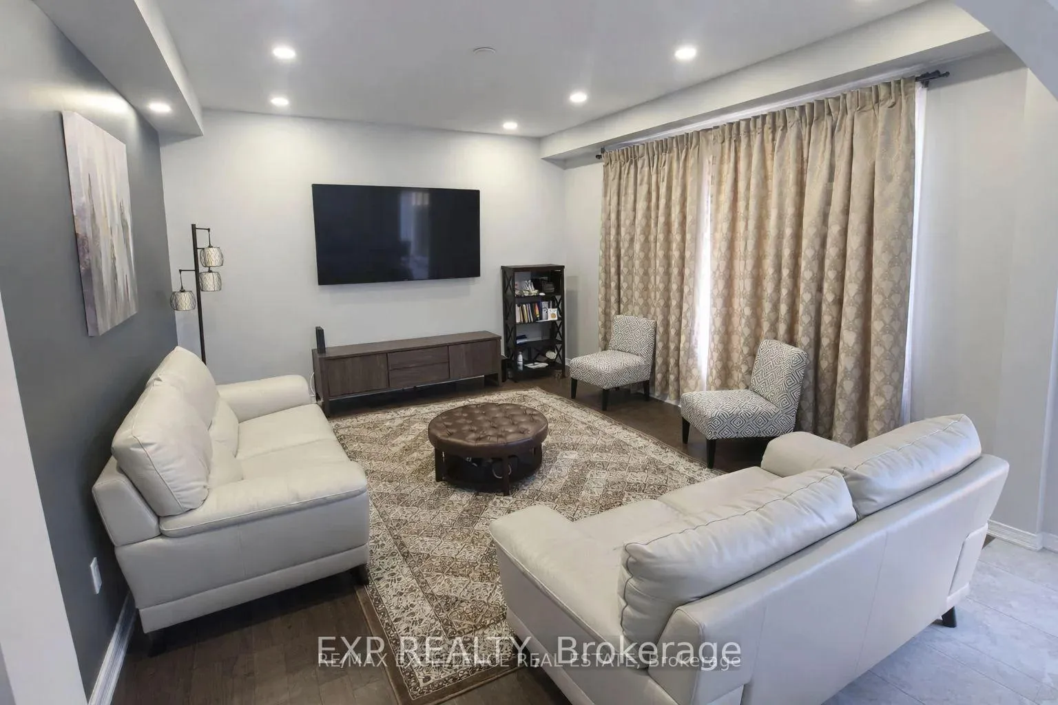 Photo 4 of 45 Queen Mary Boulevard, Hamilton, Stoney Creek Mountain — HOMEH
