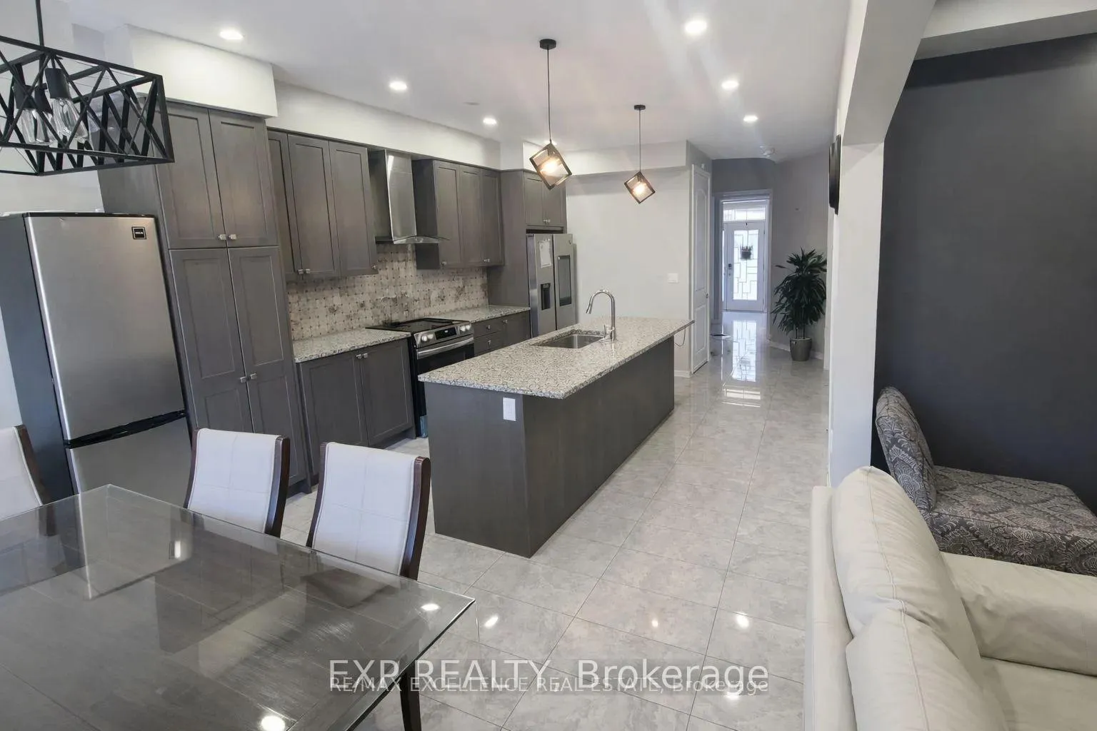 Photo 5 of 45 Queen Mary Boulevard, Hamilton, Stoney Creek Mountain — HOMEH