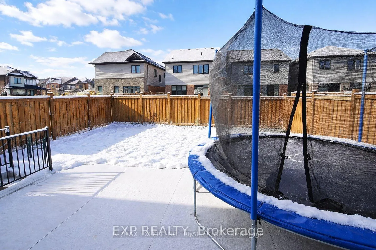 Photo 10 of 45 Queen Mary Boulevard, Hamilton, Stoney Creek Mountain — HOMEH