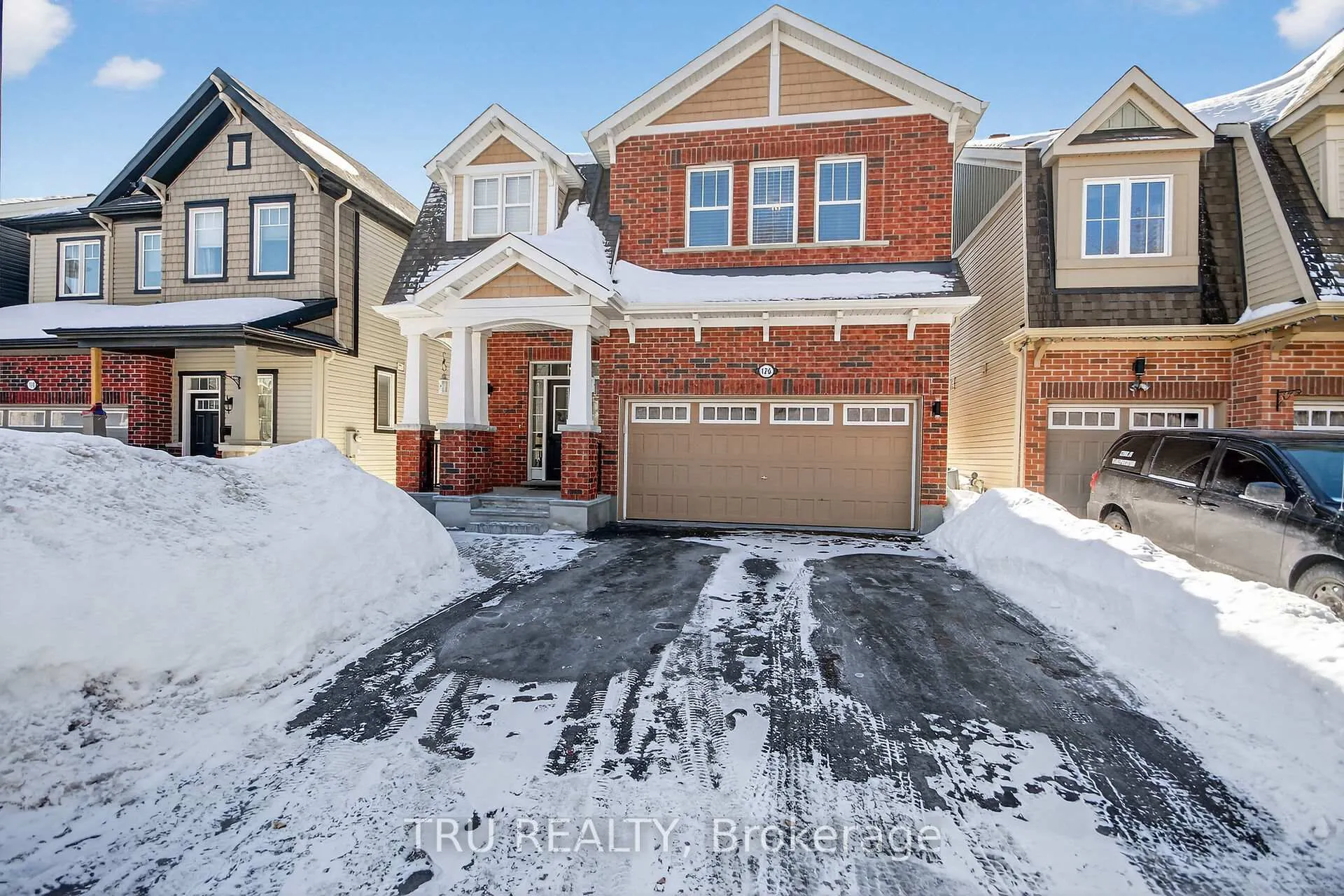 Photo 2 of 126 Pinelock Street, Ottawa, Kanata - Emerald Meadows/Trailwest — HOMEH