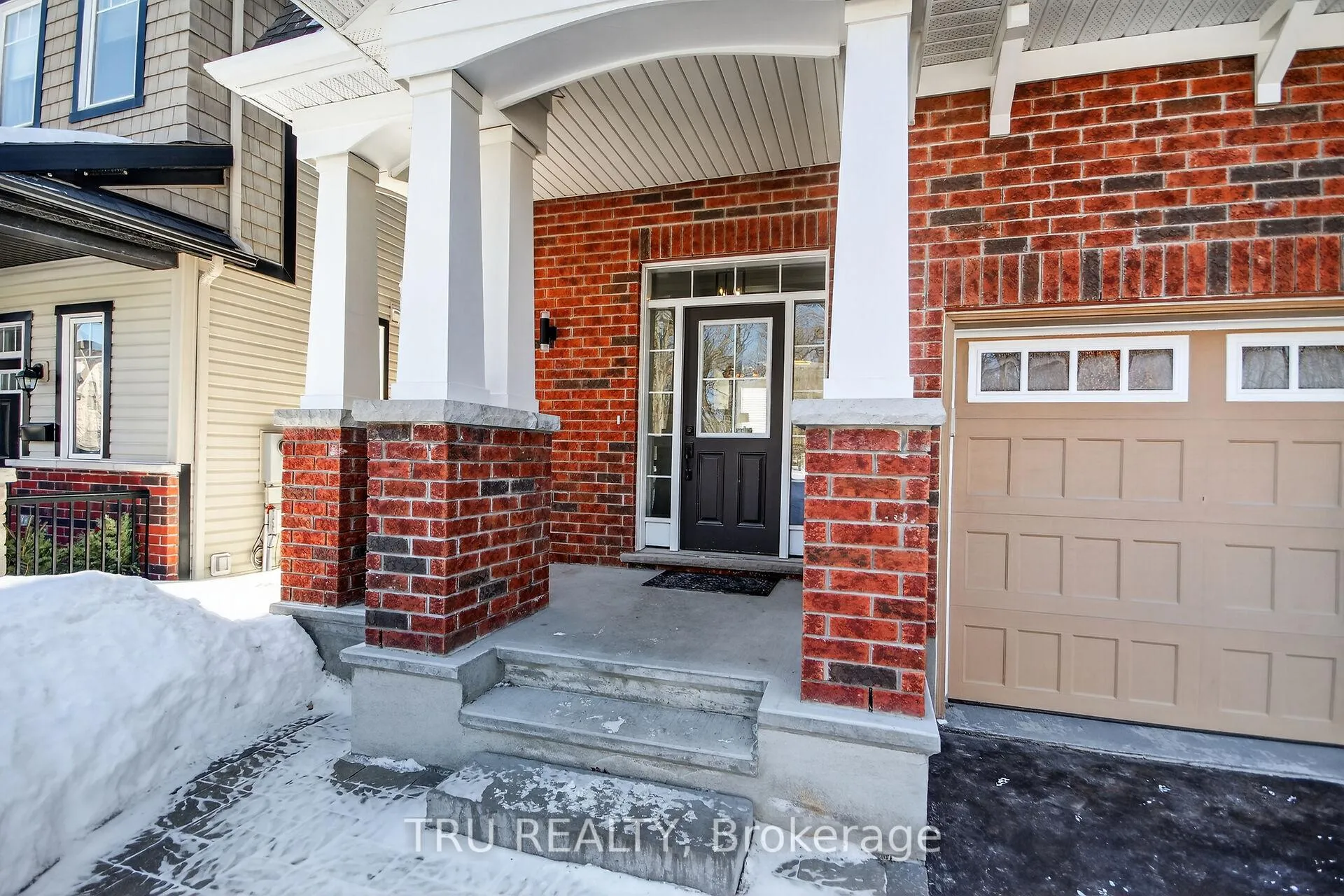 Photo 3 of 126 Pinelock Street, Ottawa, Kanata - Emerald Meadows/Trailwest — HOMEH
